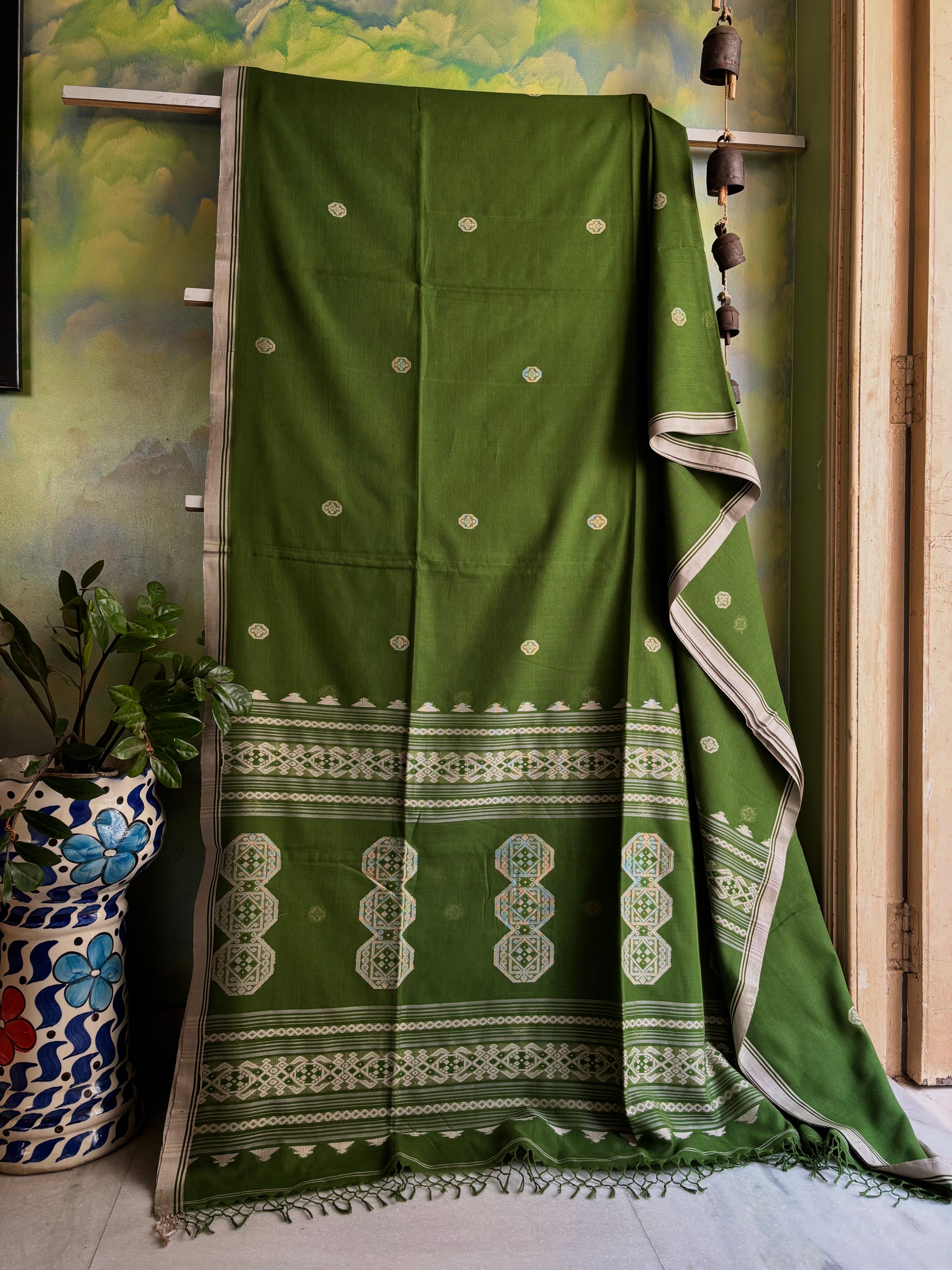 Handwoven Green Colour Cotton Jamdani Saree
