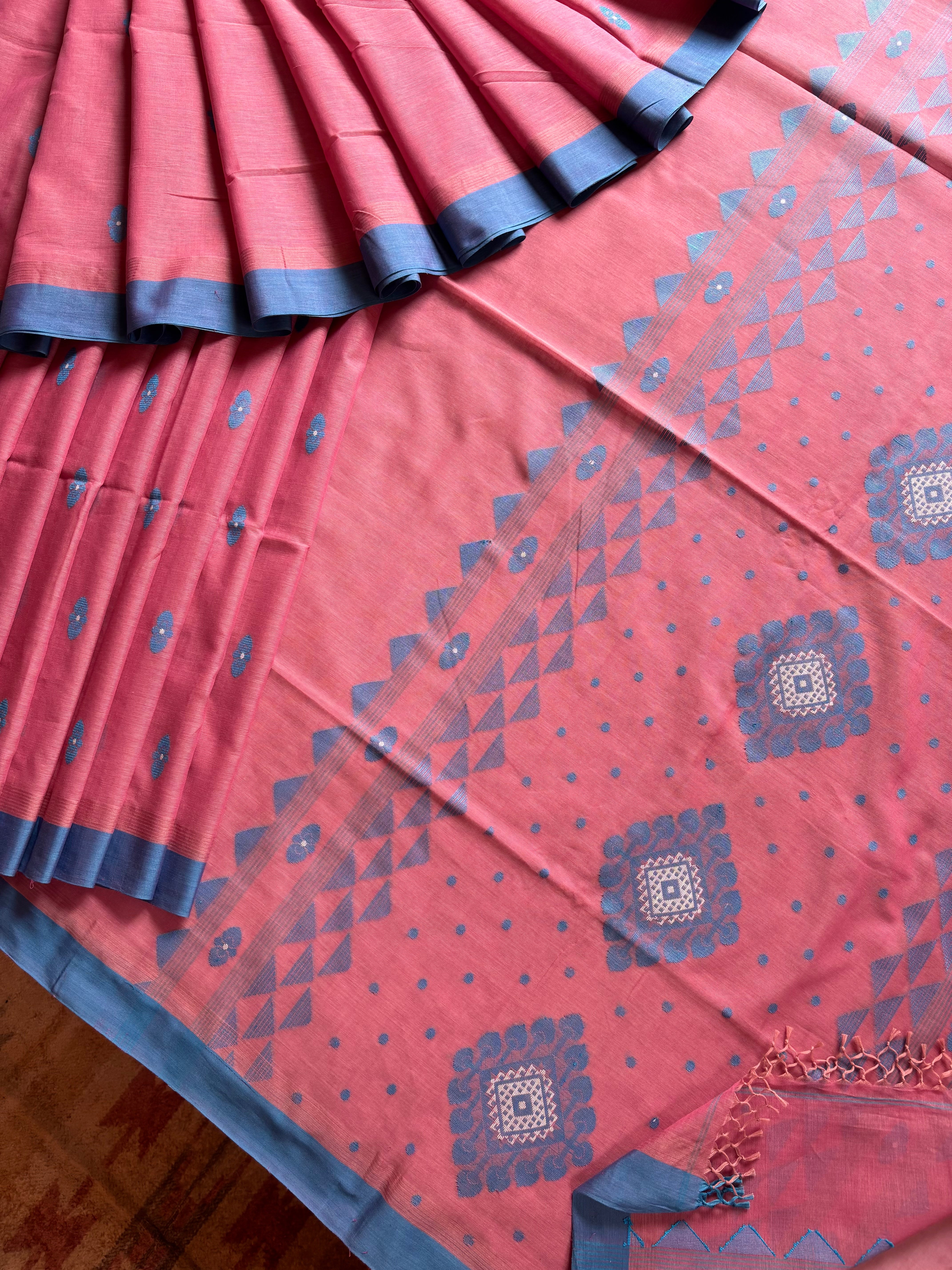Handwoven Peachish Pink Colour Cotton Jamdani Saree