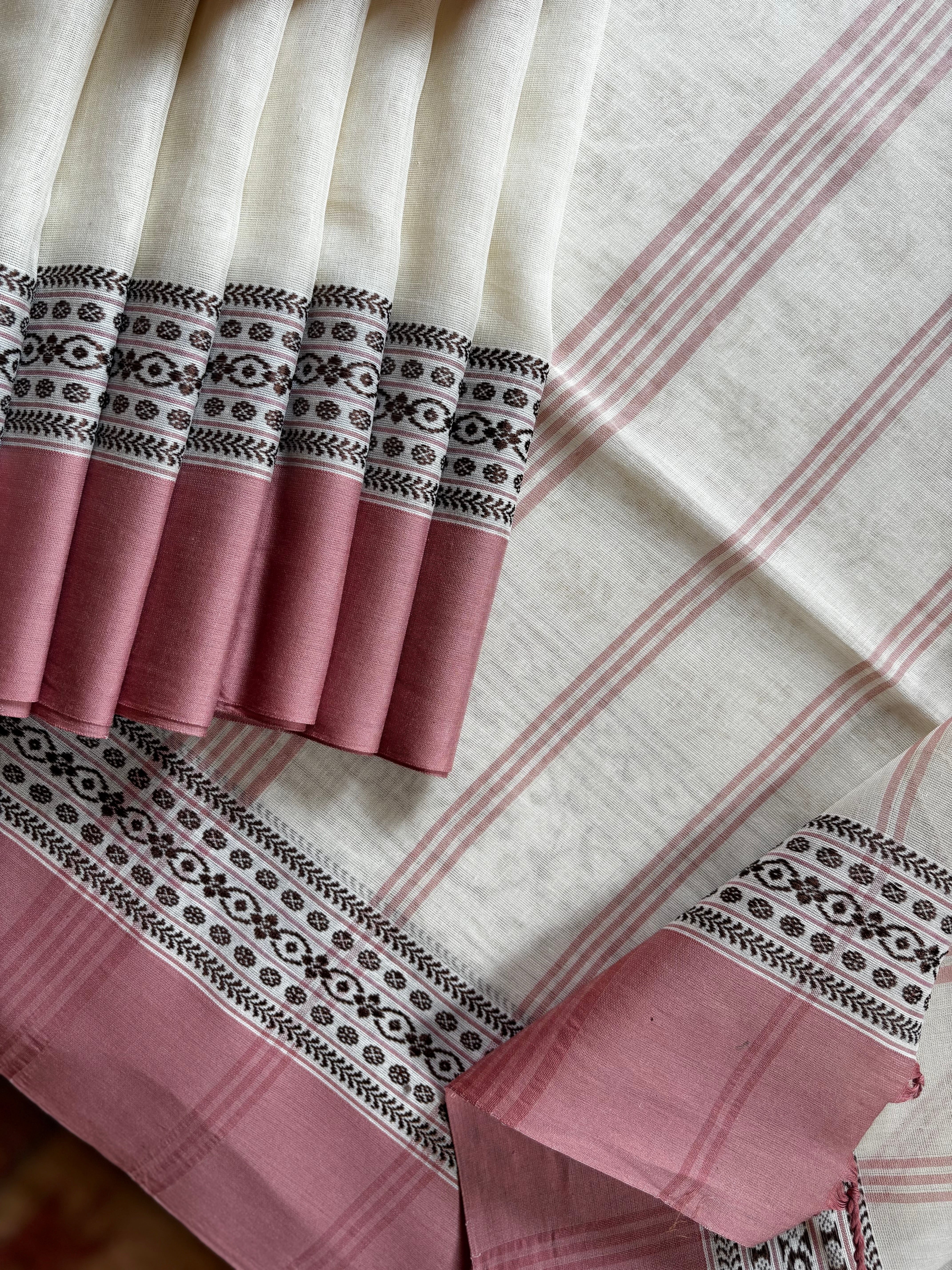 Handwoven Offwhite Dusty Pink Phulia Cotton Saree