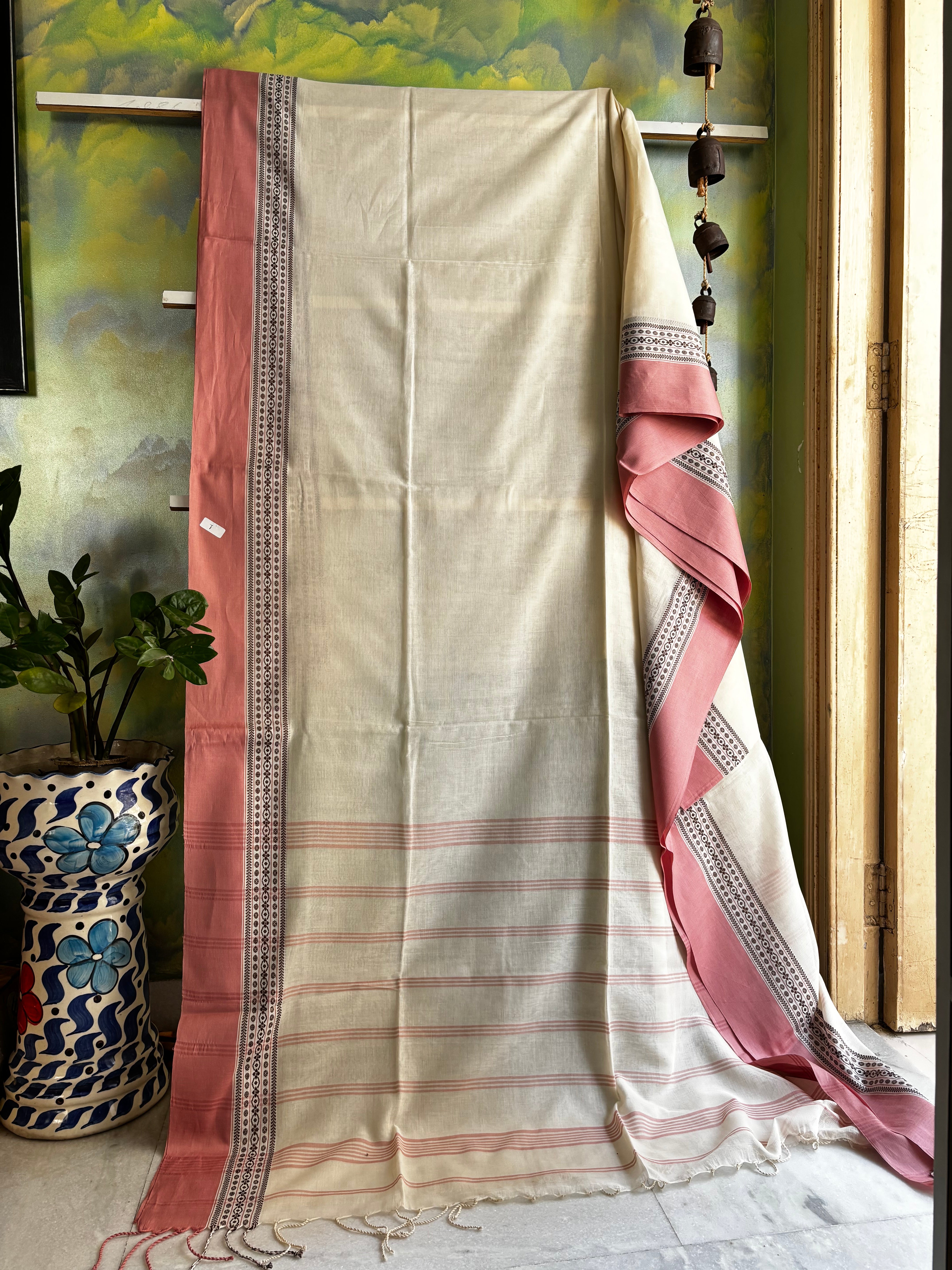 Handwoven Offwhite Dusty Pink Phulia Cotton Saree