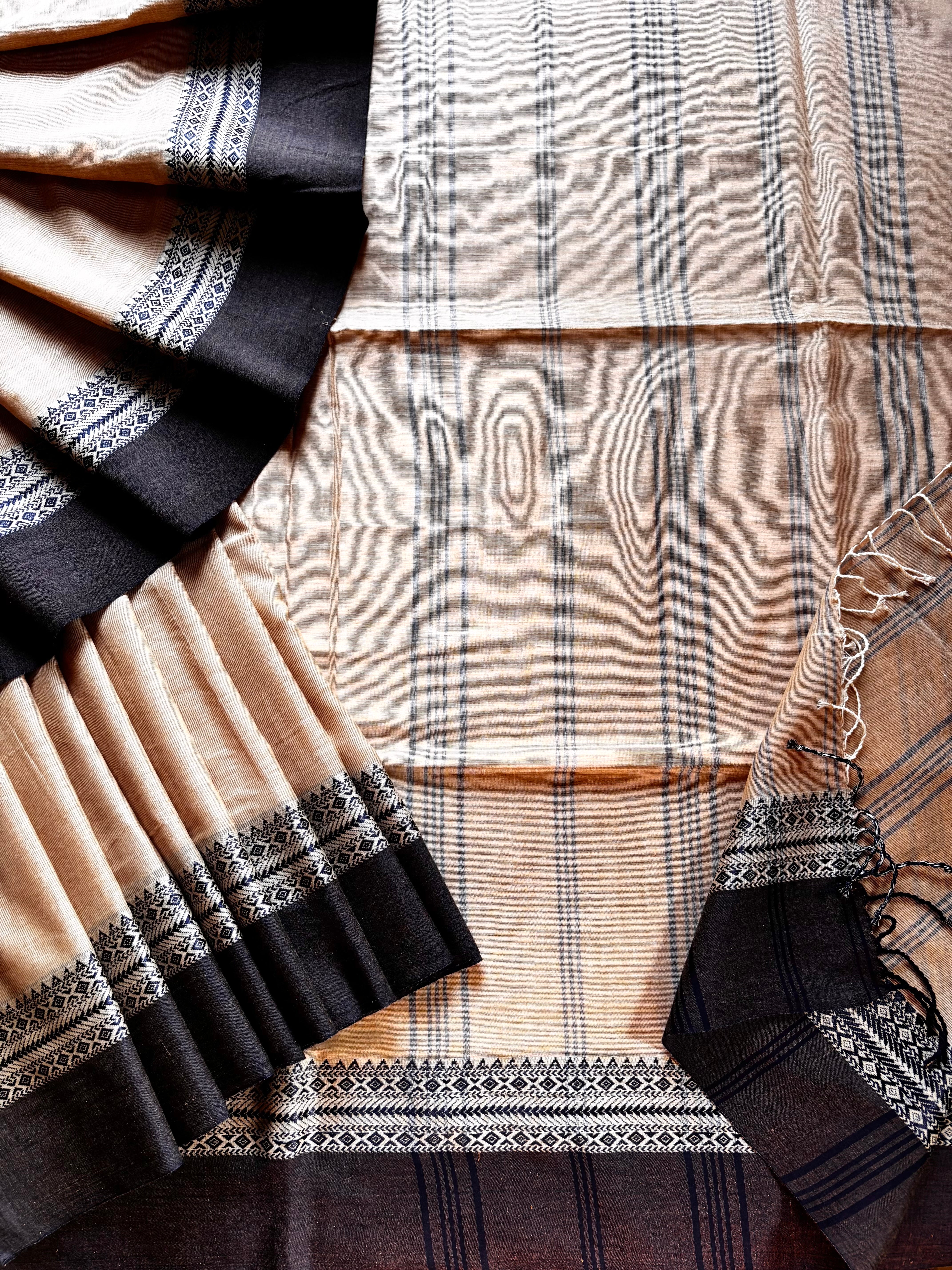 Handwoven Beige Black Phulia Cotton Saree