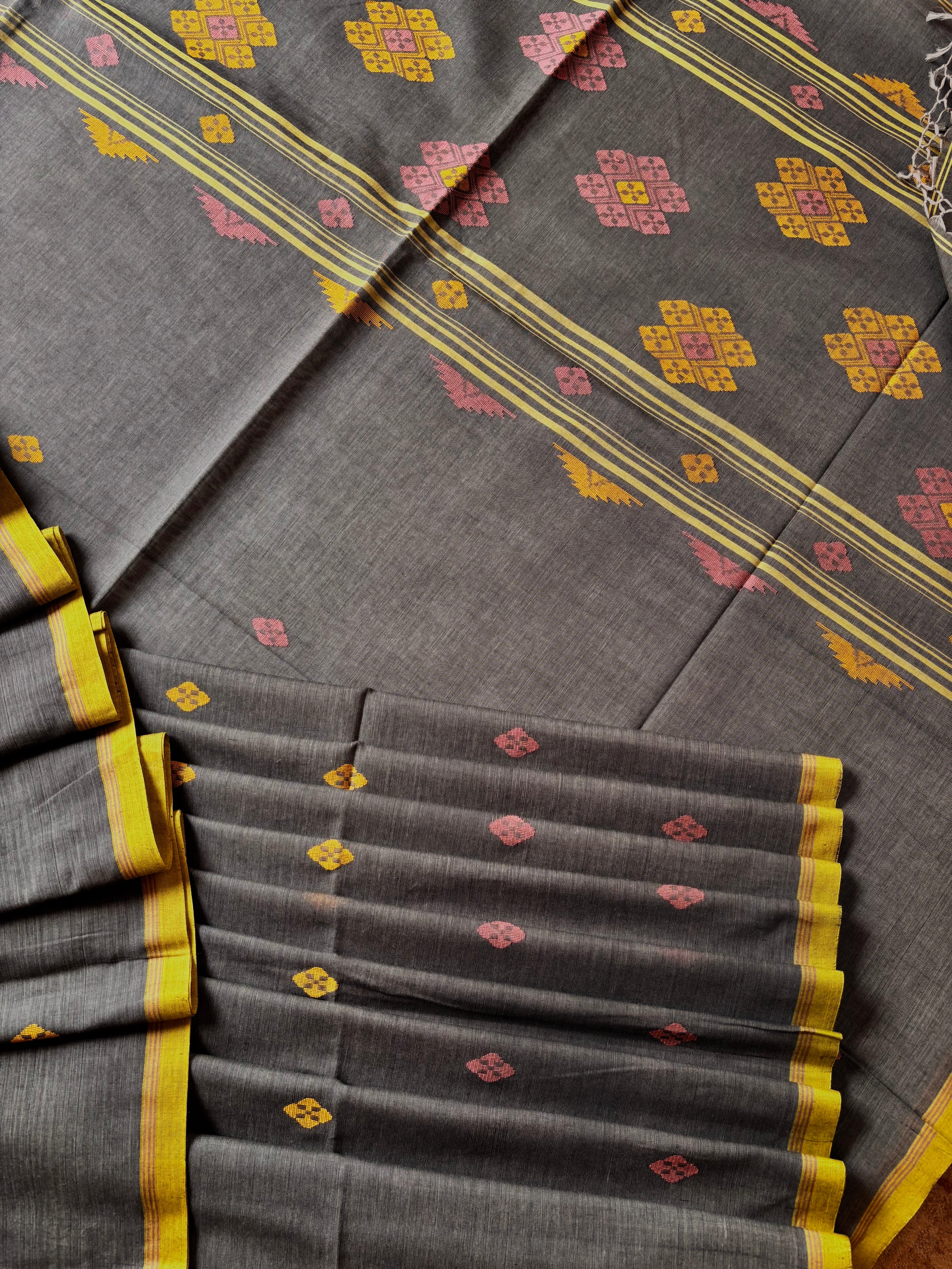Handwoven Grey Colour Cotton Jamdani Saree