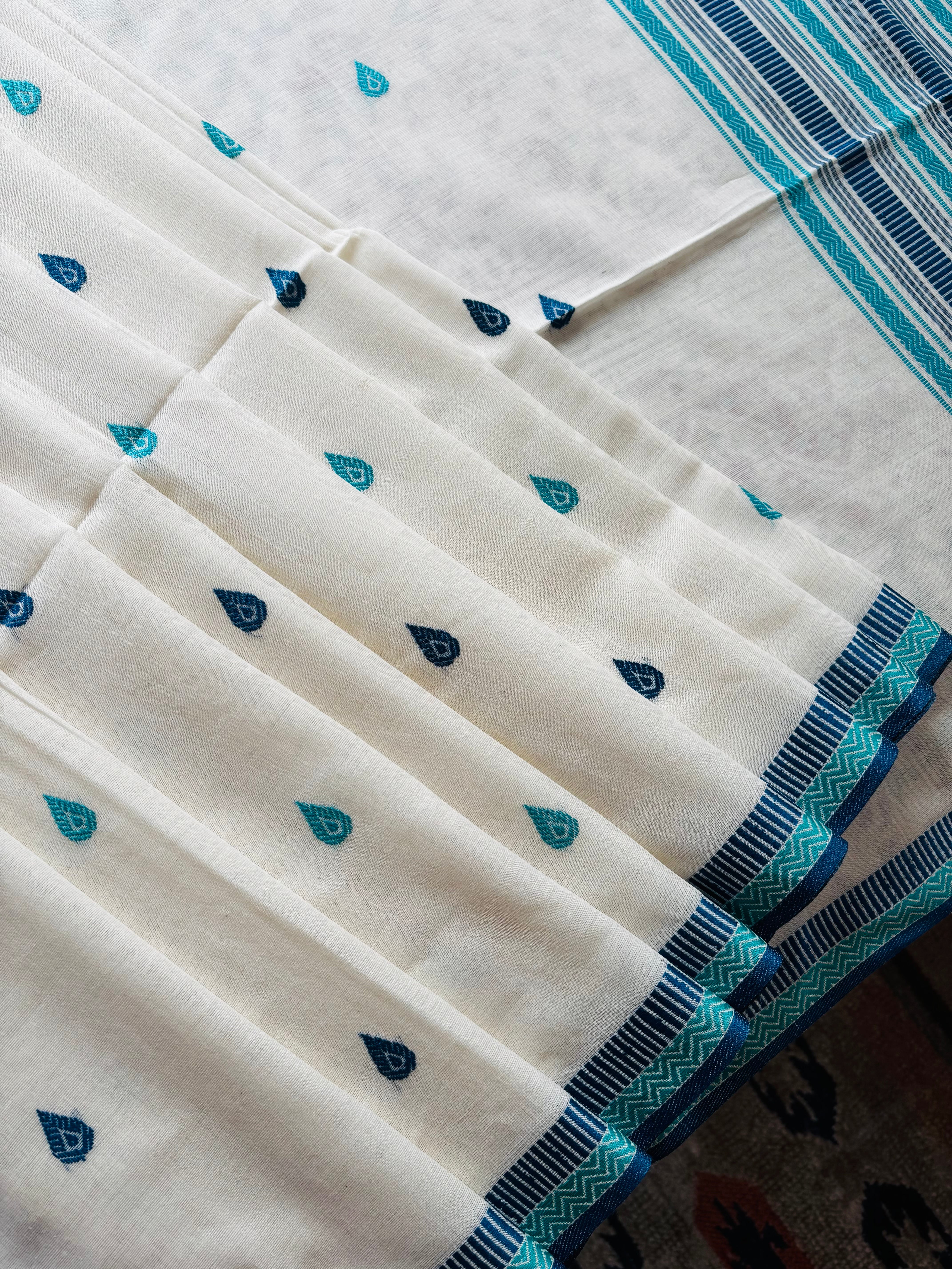Handwoven Offwhite Colour Phulia Cotton Saree