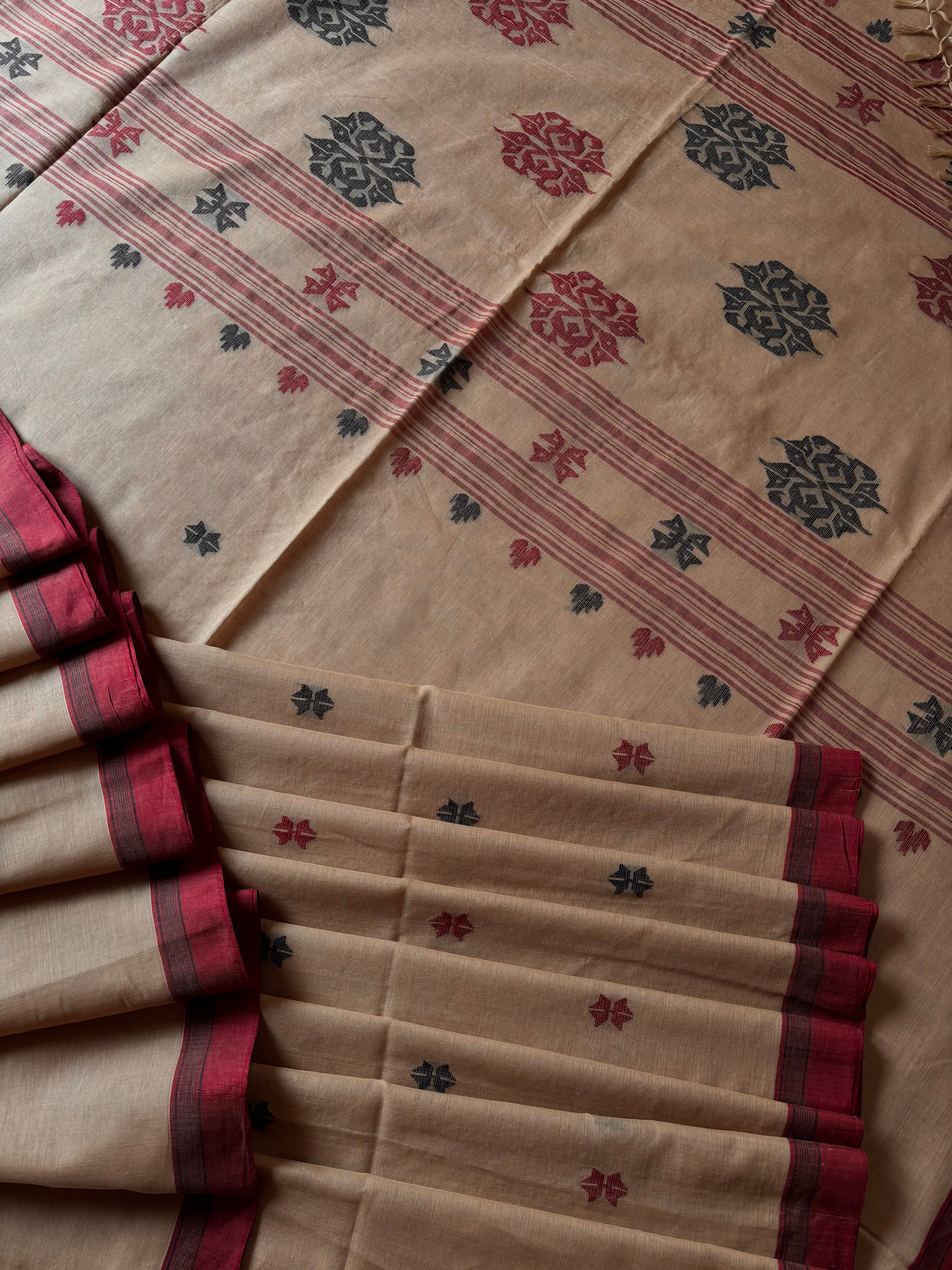 Handwoven Beige Colour Cotton Jamdani Saree