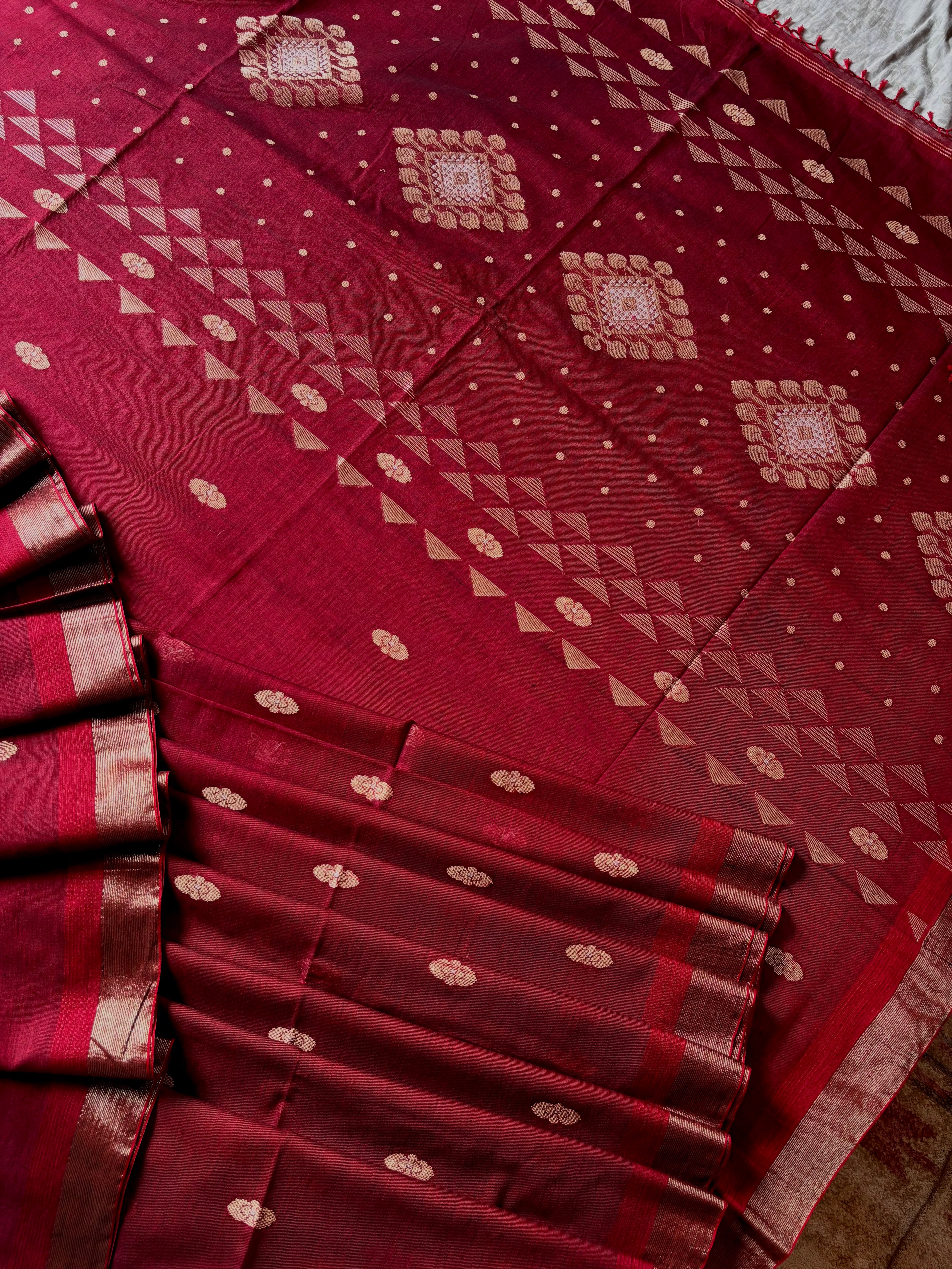 Handwoven Maroon Colour Cotton Jamdani Saree