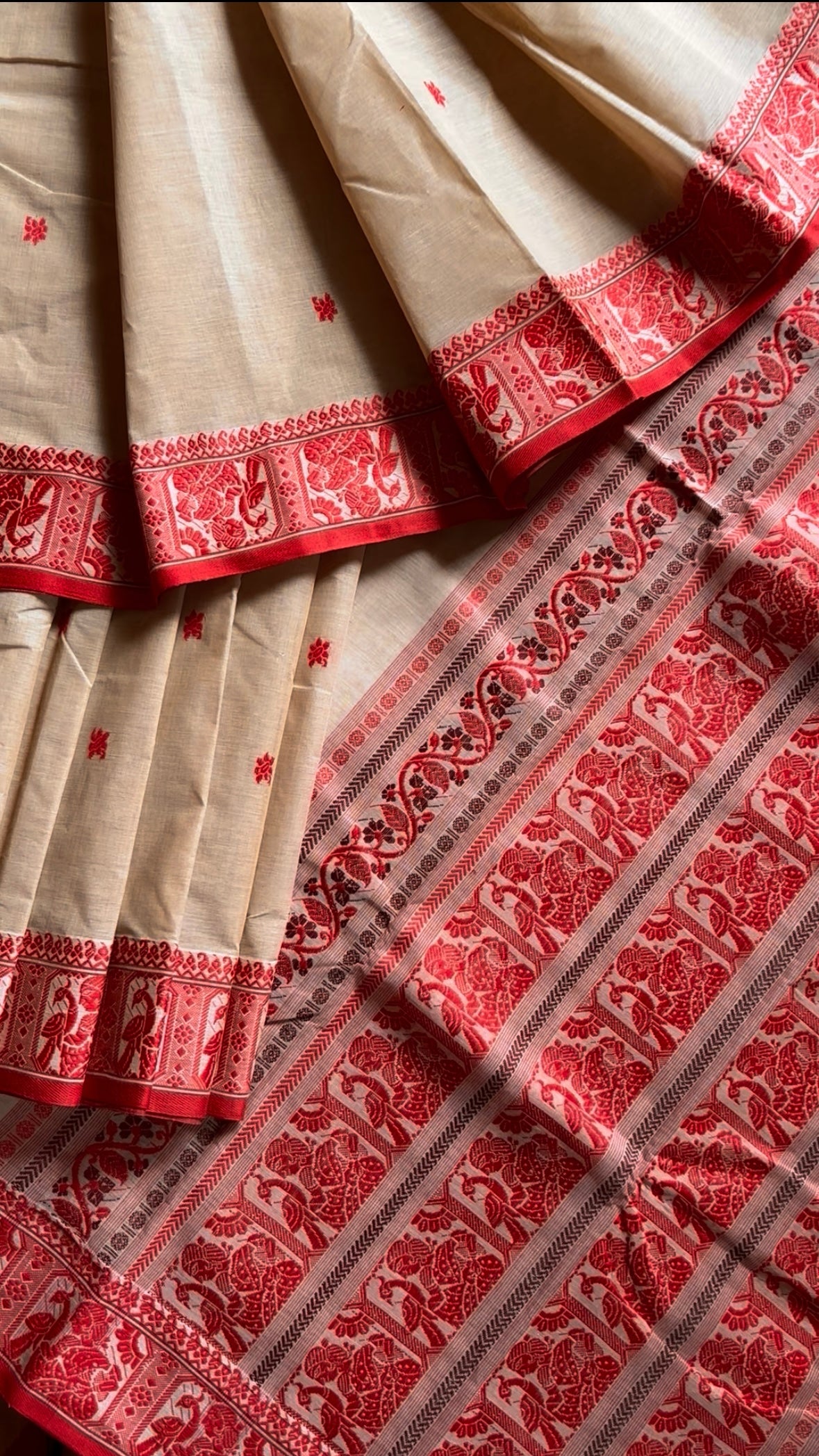Handwoven Beige Colour Cotton Baluchari Saree