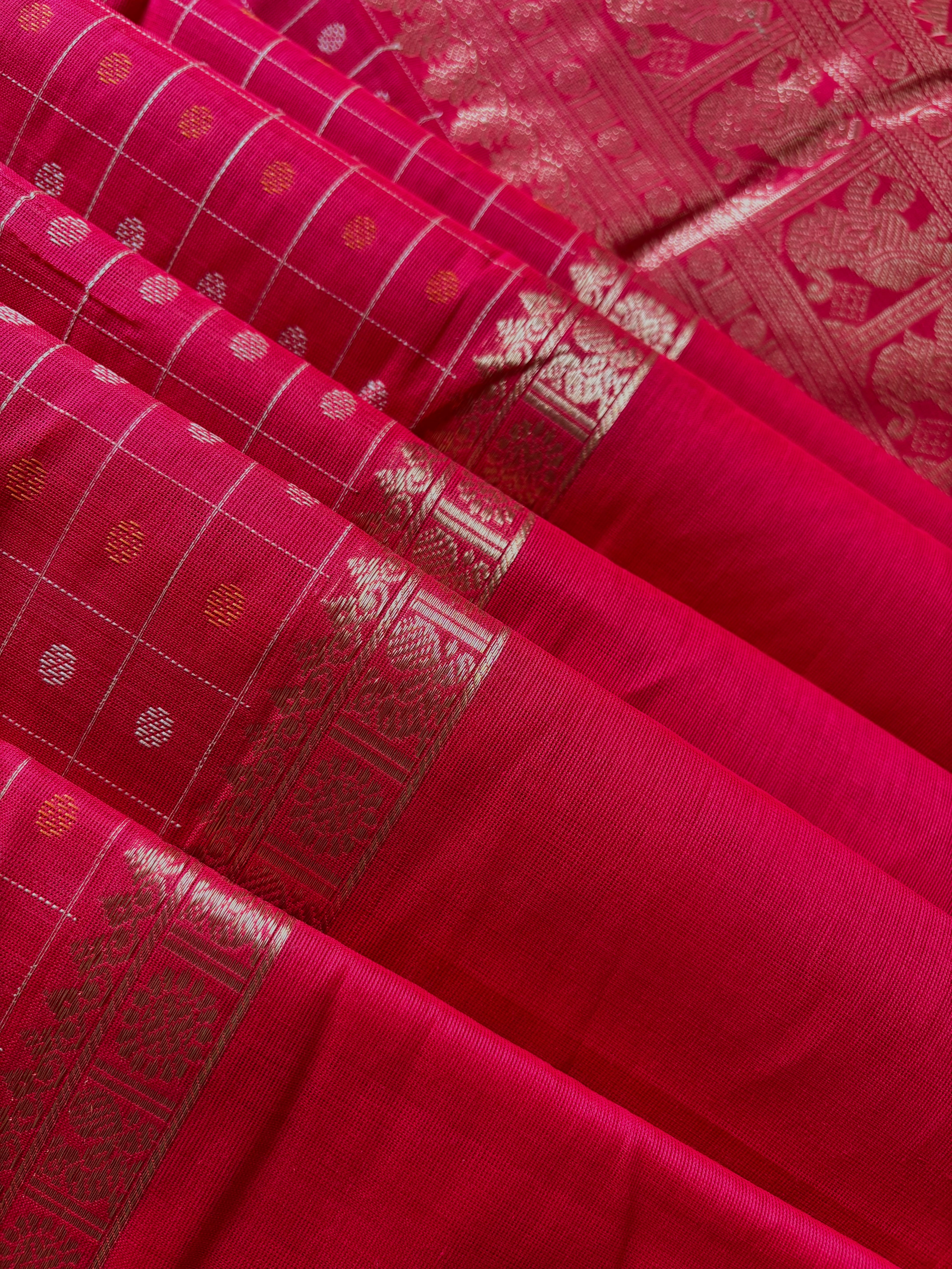 Handwoven Red Colour Kanchipuram Saree