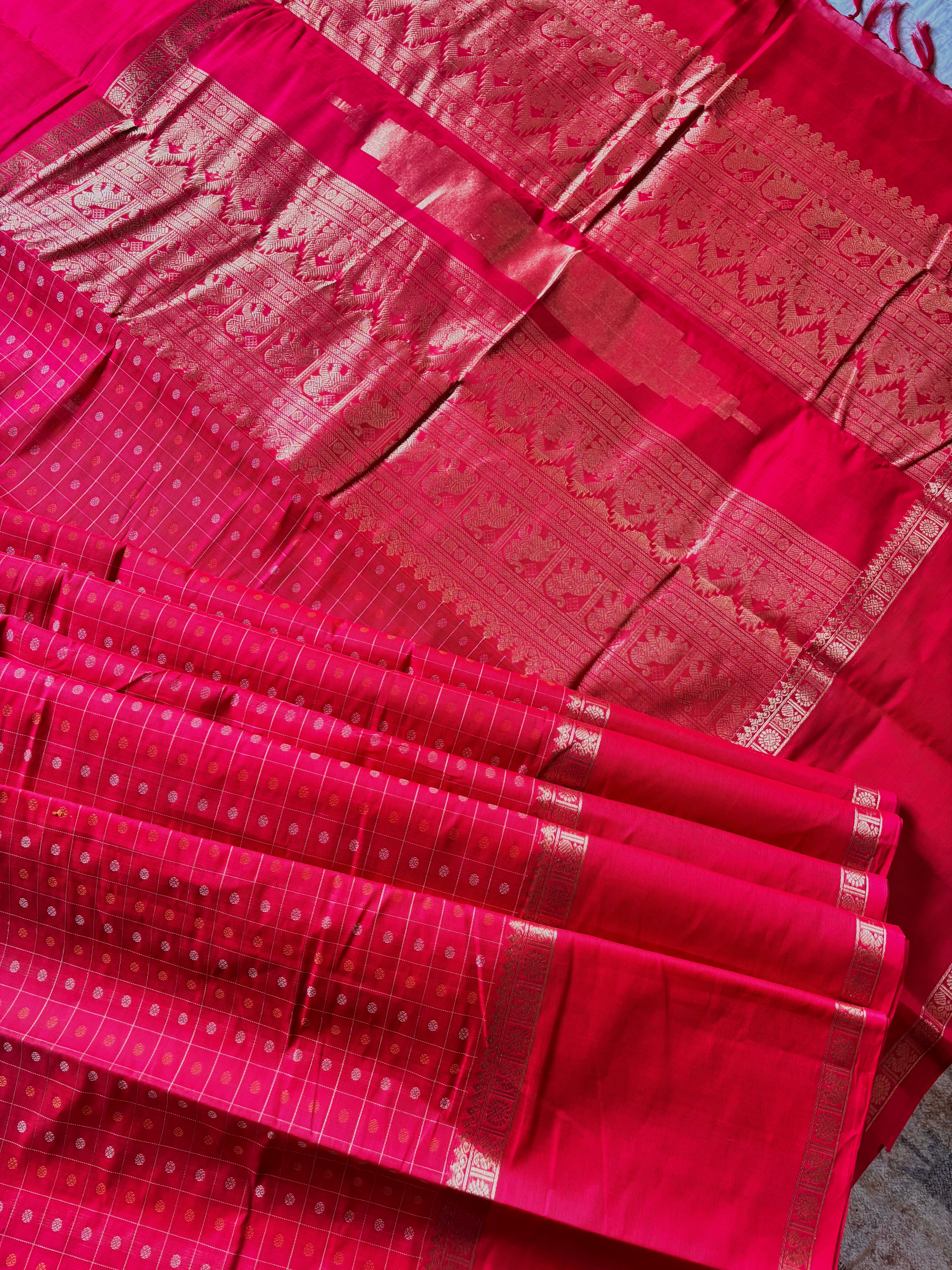 Handwoven Red Colour Kanchipuram Saree