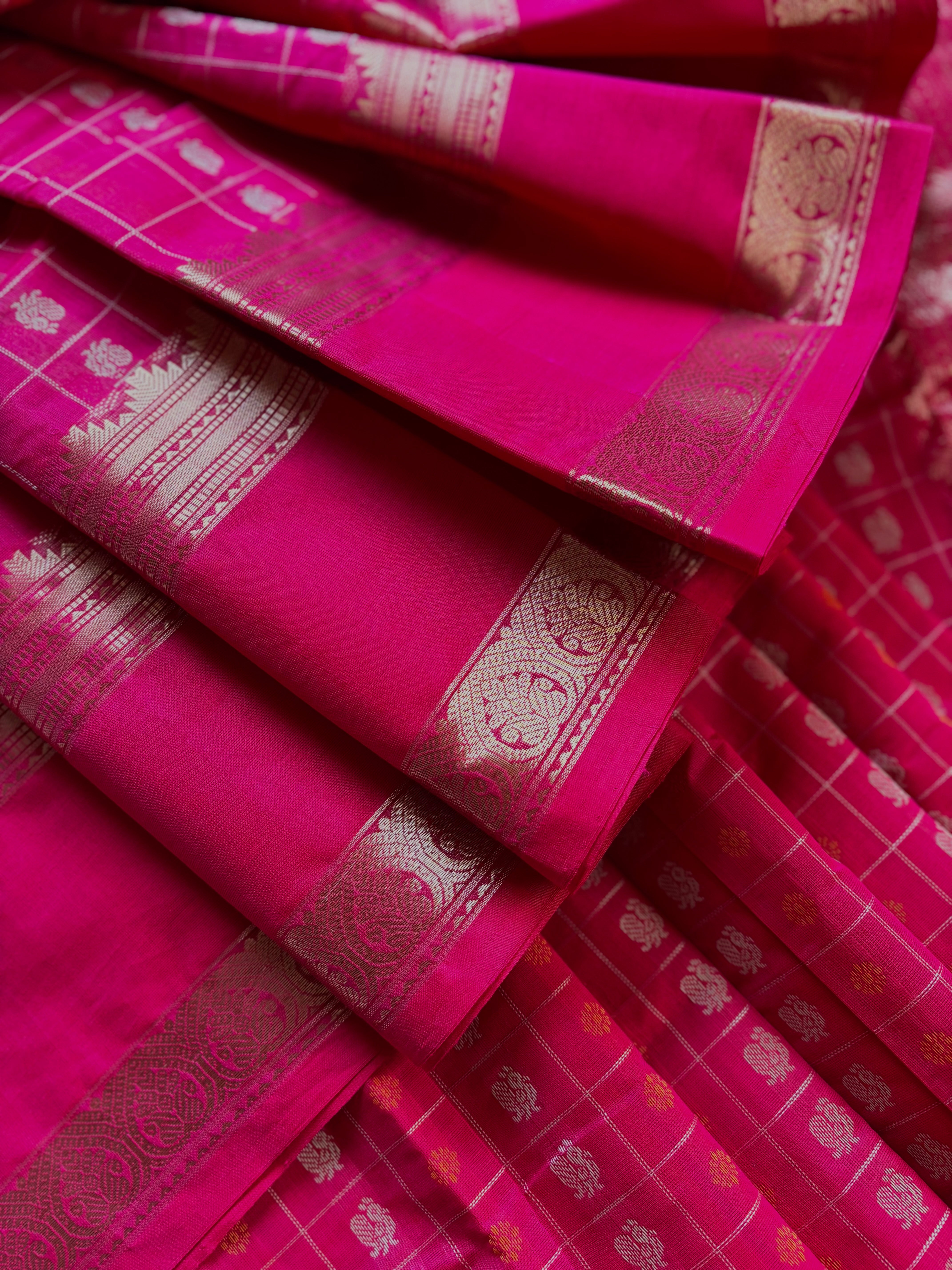 Handwoven Bright Pink Cotton Kanchipuram Saree