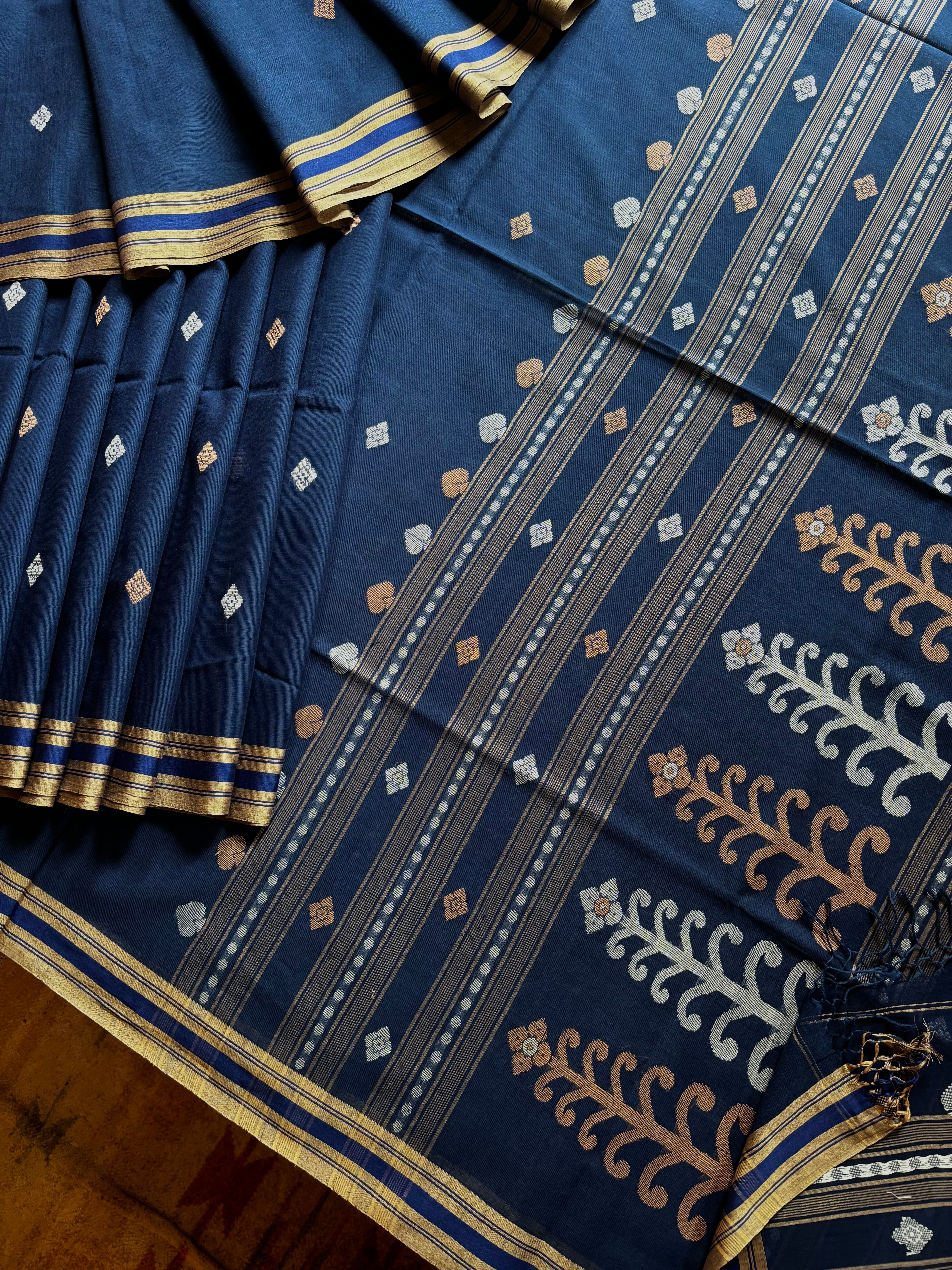 Handwoven Blue Cotton Jamdani Saree