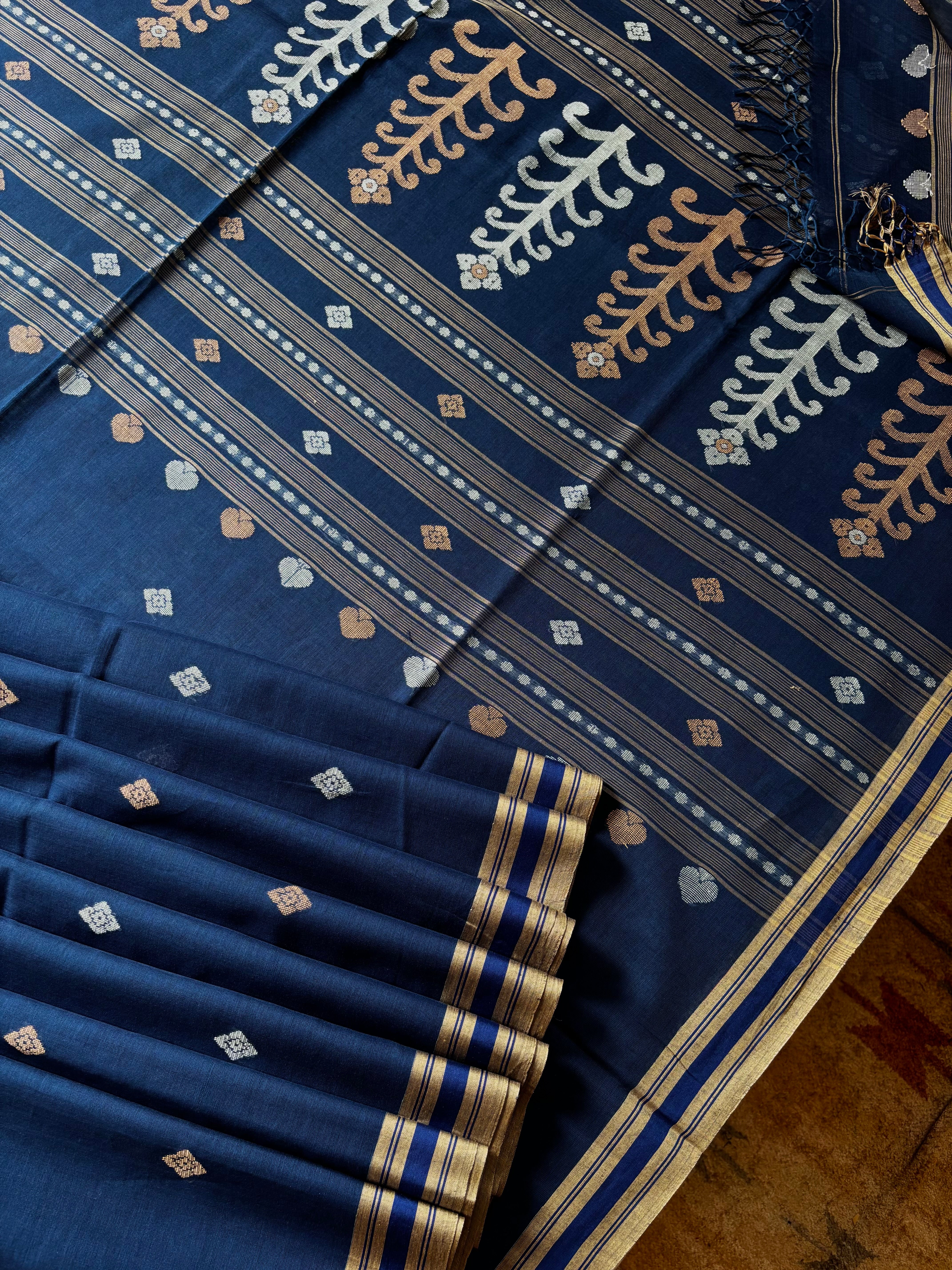 Handwoven Blue Cotton Jamdani Saree
