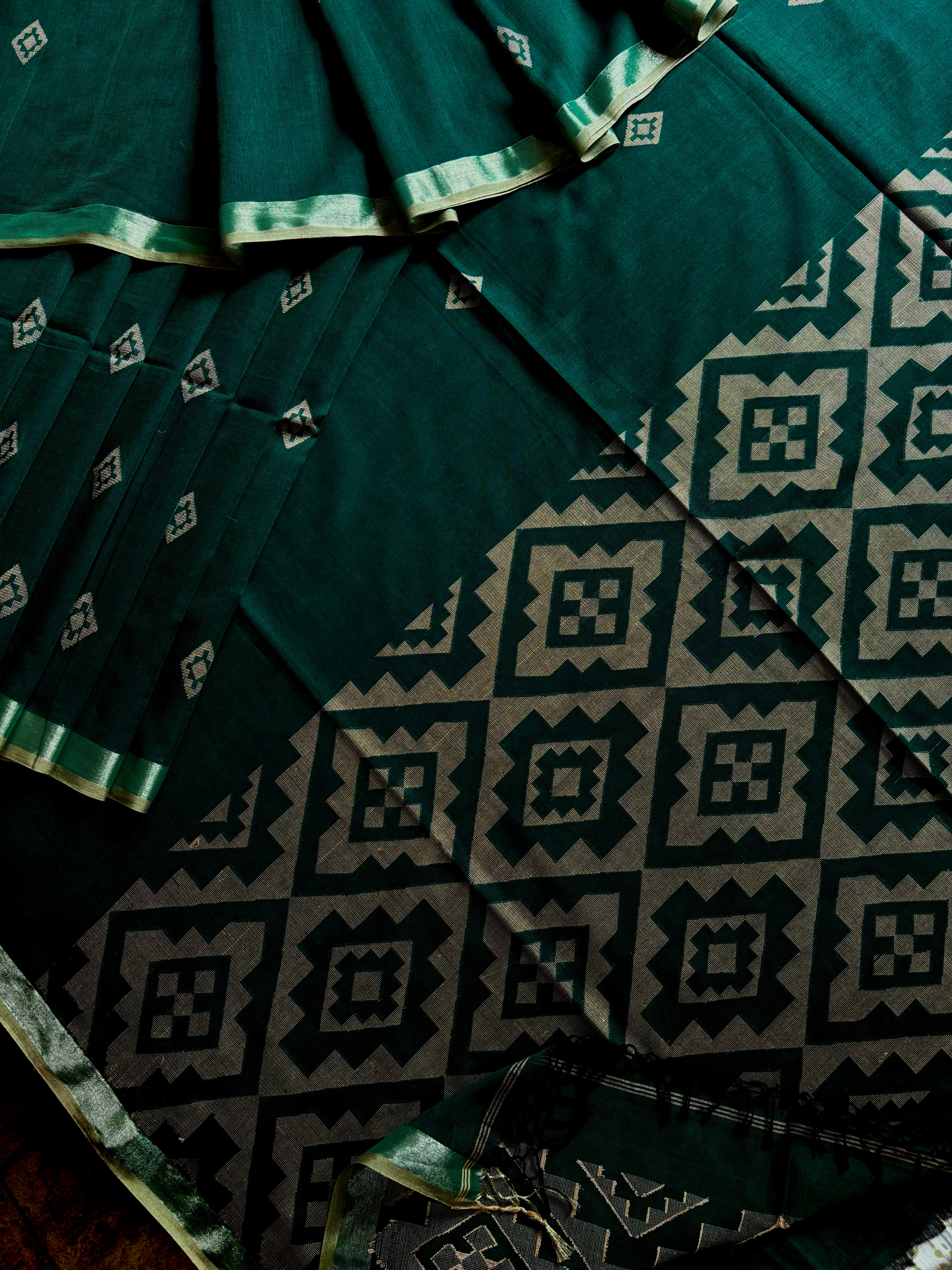 Handwoven Panna Green Cotton Jamdani Saree
