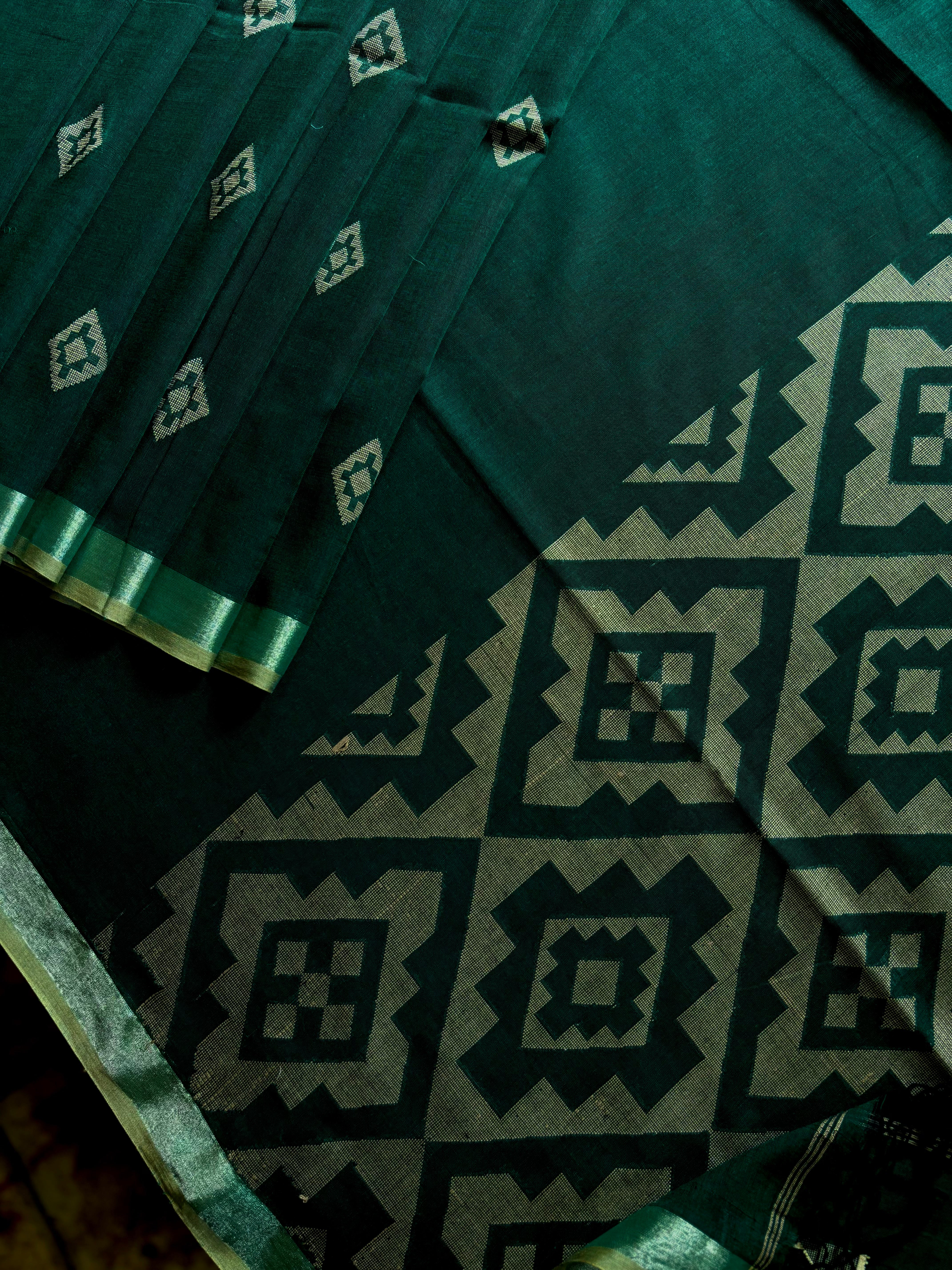 Handwoven Panna Green Cotton Jamdani Saree