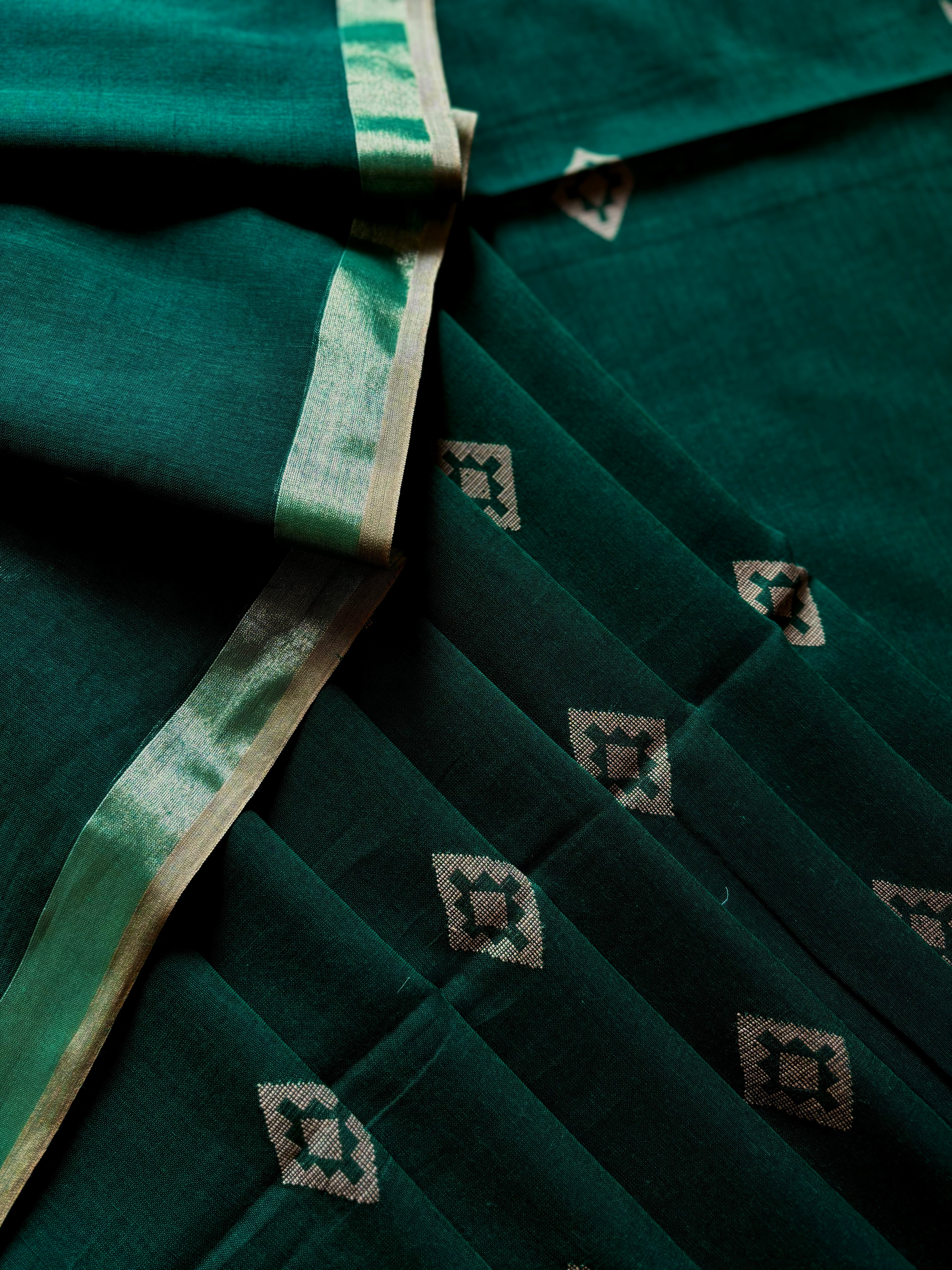 Handwoven Panna Green Cotton Jamdani Saree