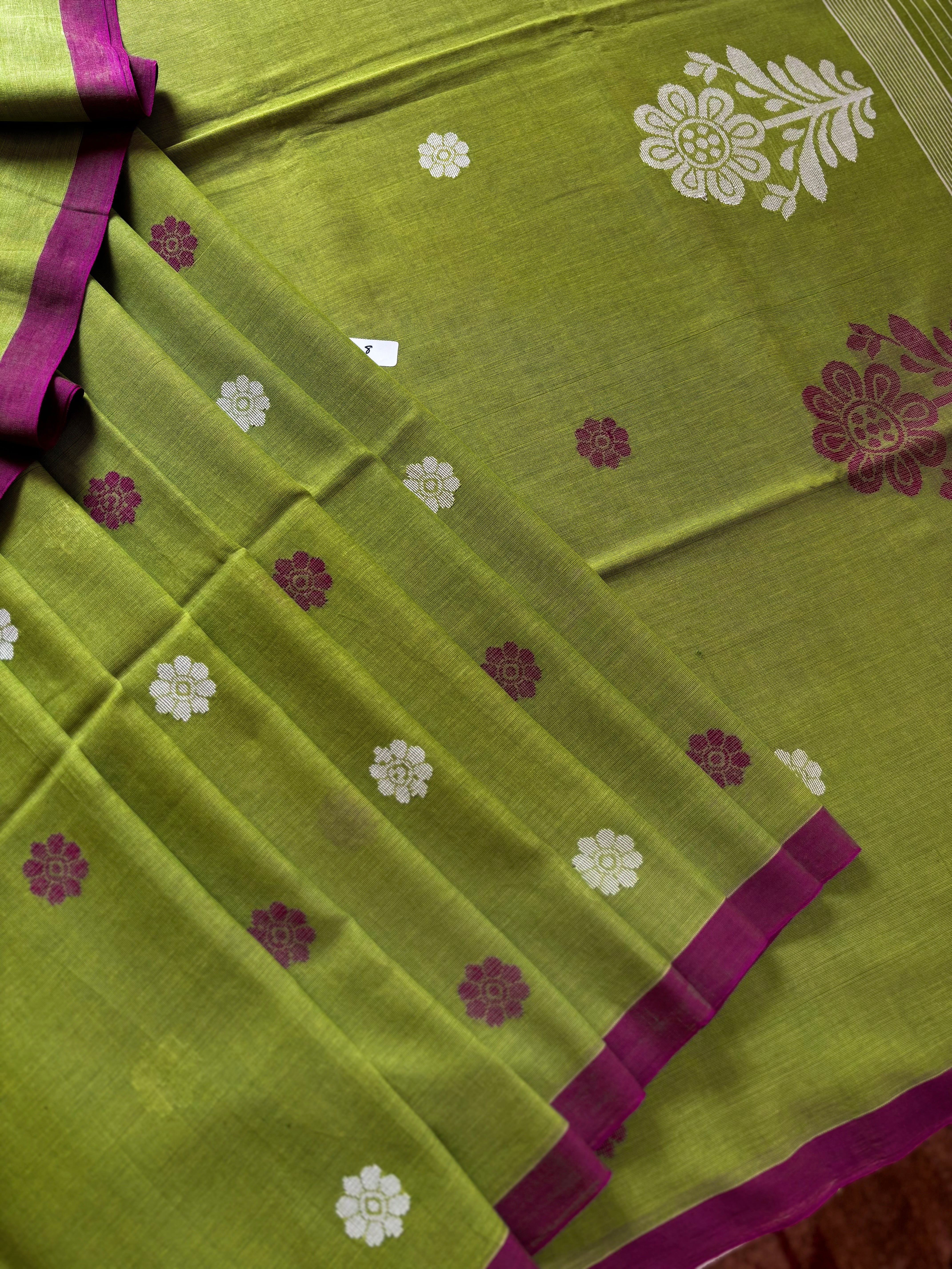 Handwoven Light Green Cotton Jamdani Saree