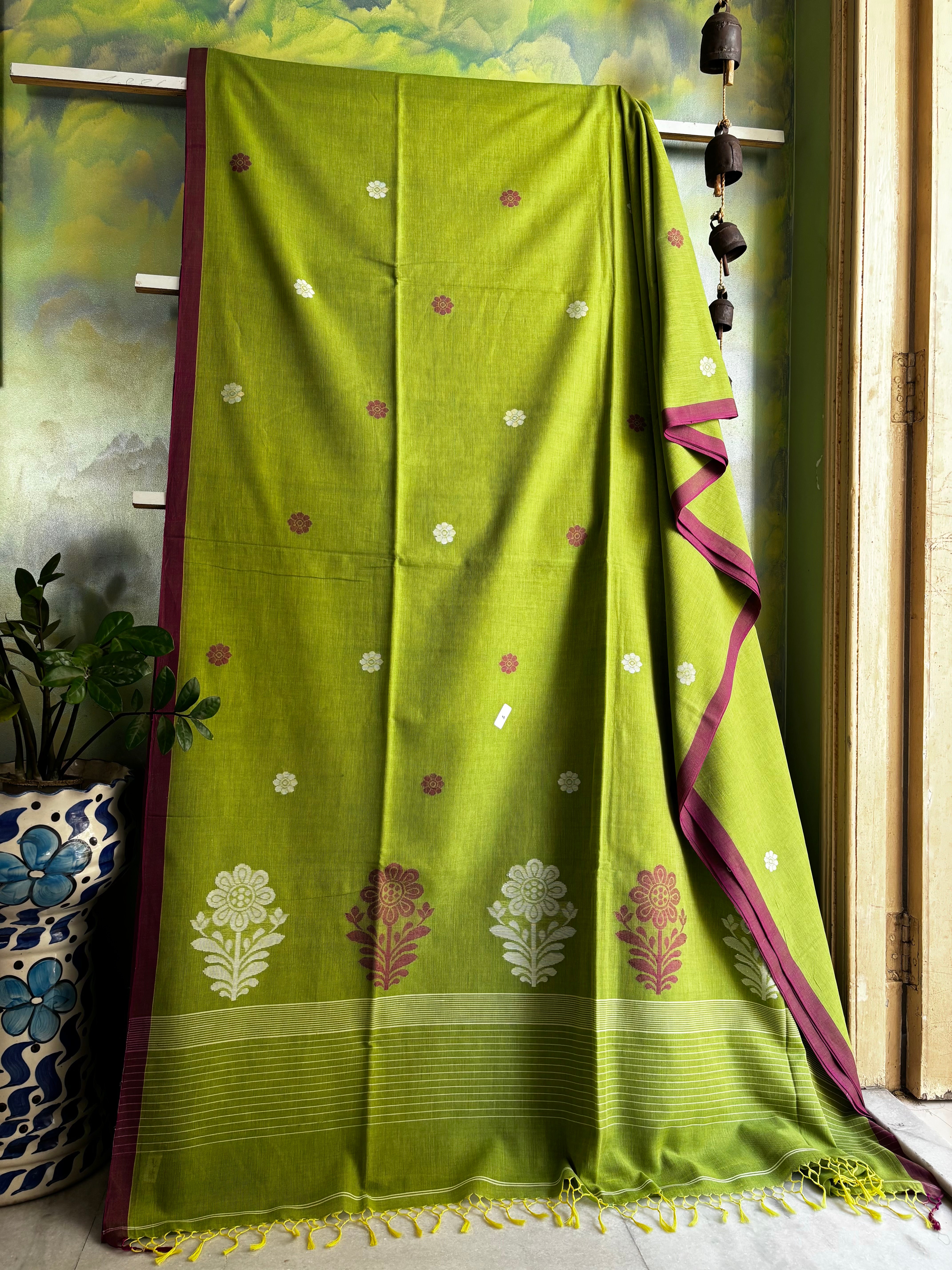 Handwoven Light Green Cotton Jamdani Saree