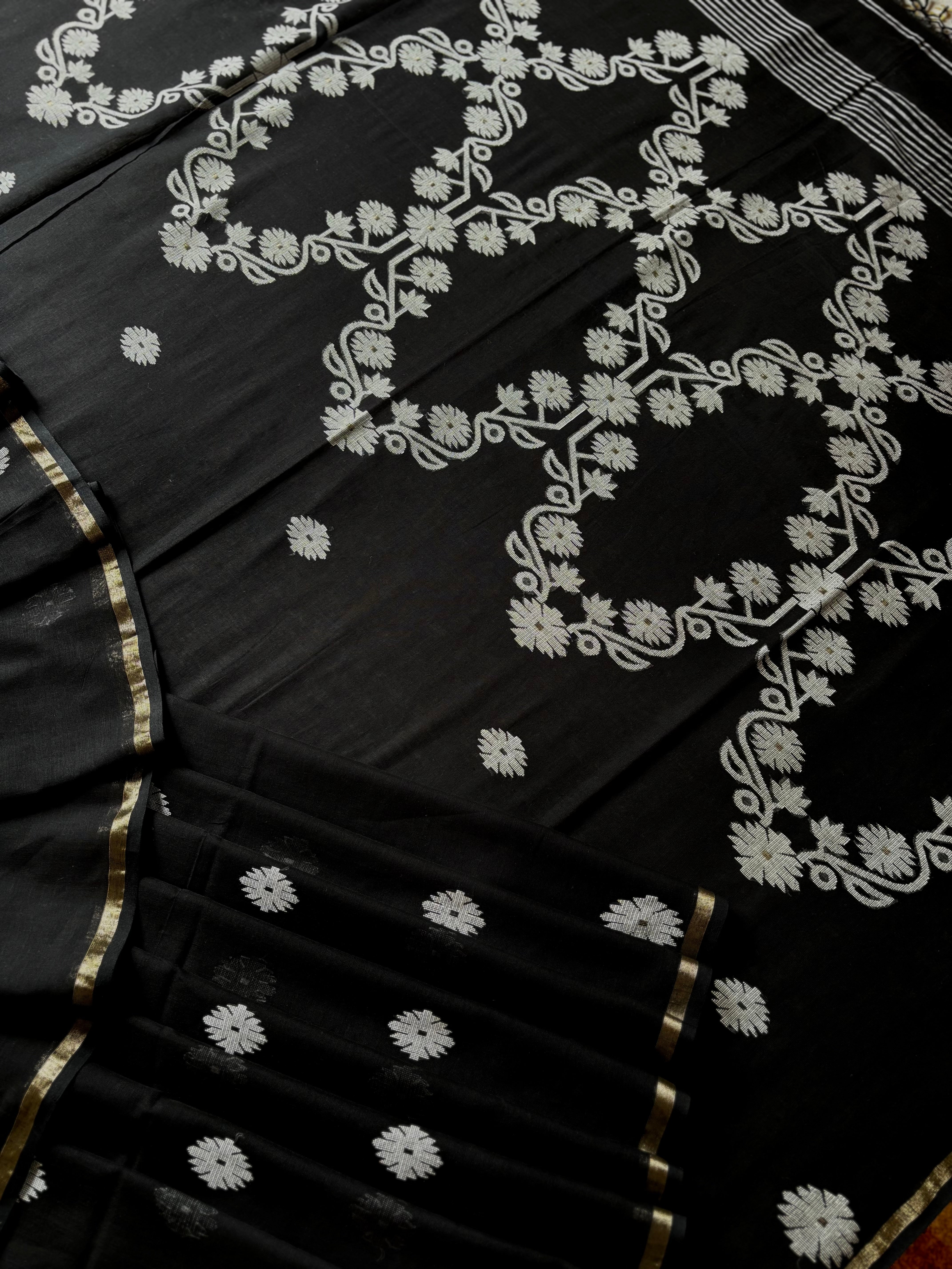 Handwoven Black White Cotton Jamdani Saree