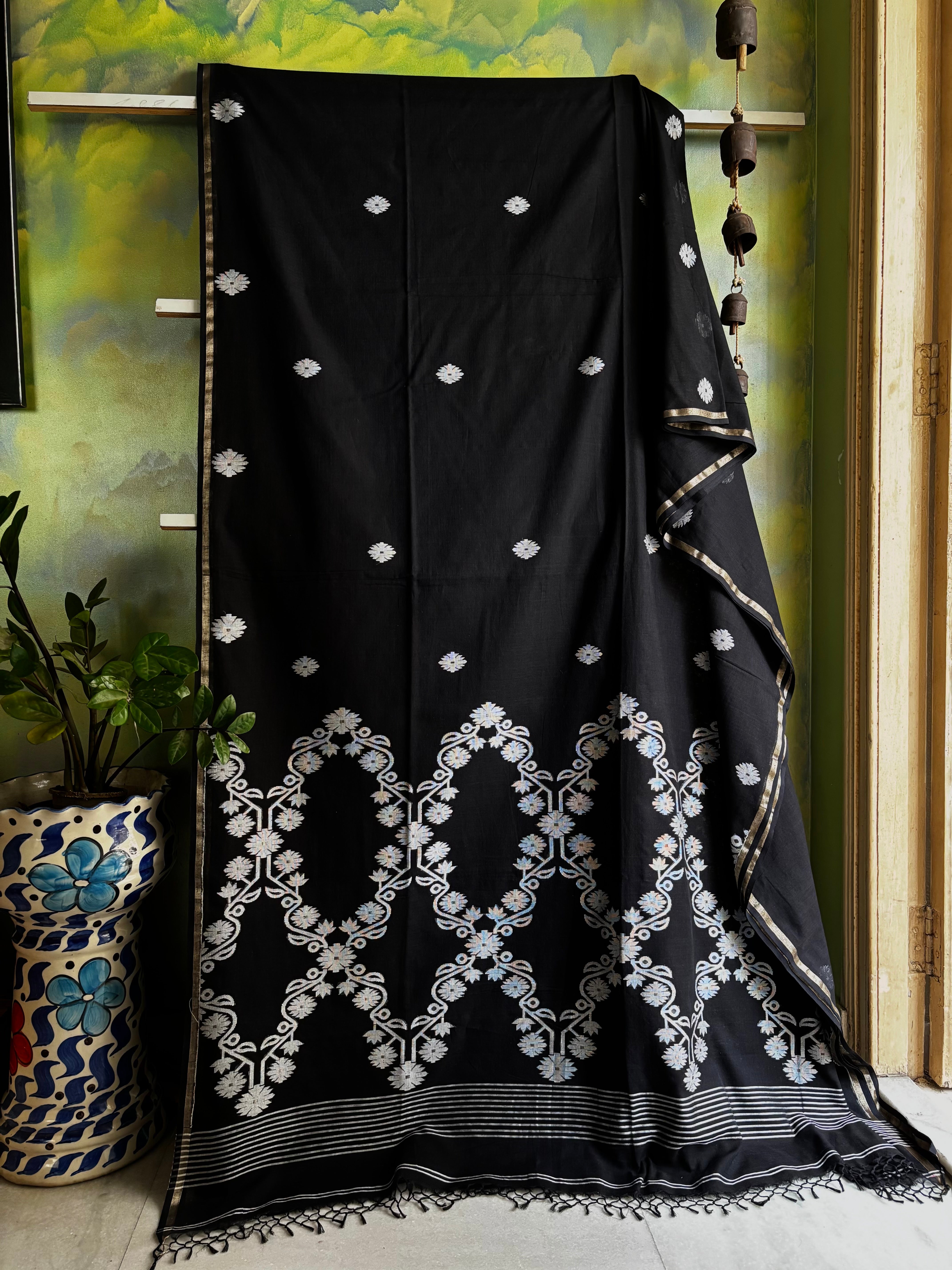 Handwoven Black White Cotton Jamdani Saree