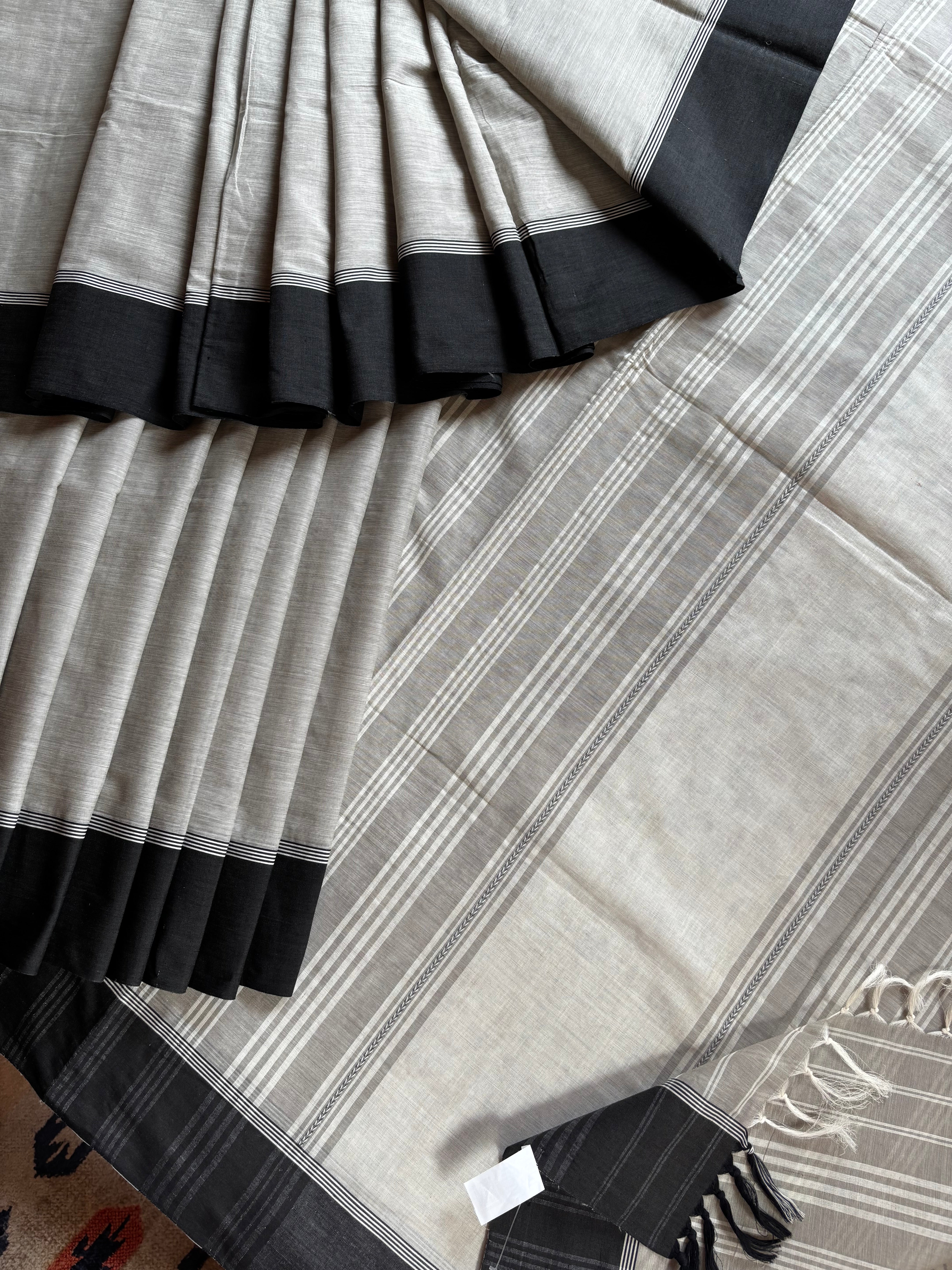 Handwoven Grey Black Colour Pure Cotton Begampuri Saree
