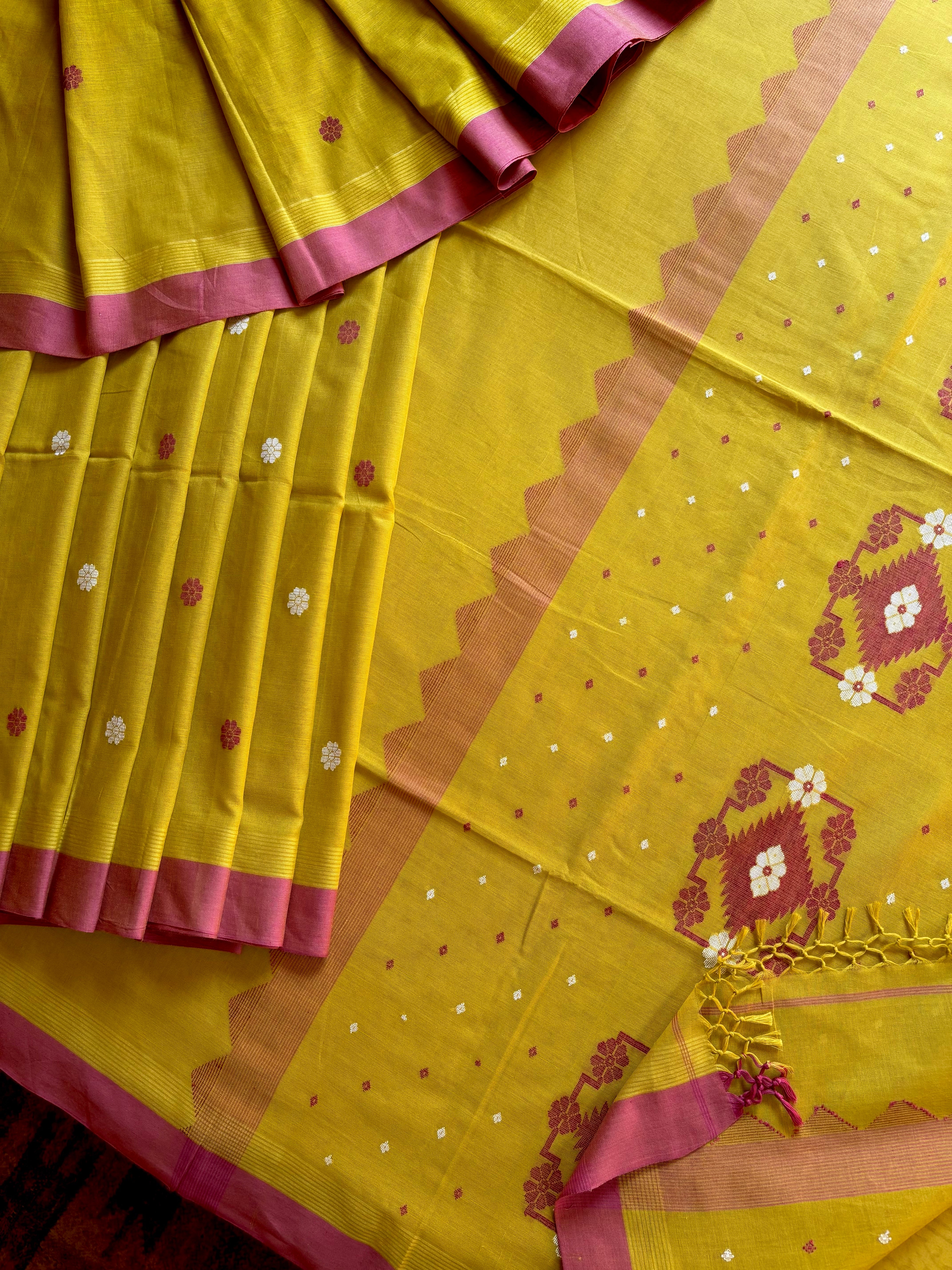 Handwoven Greenish Yellow Cotton Jamdani Saree