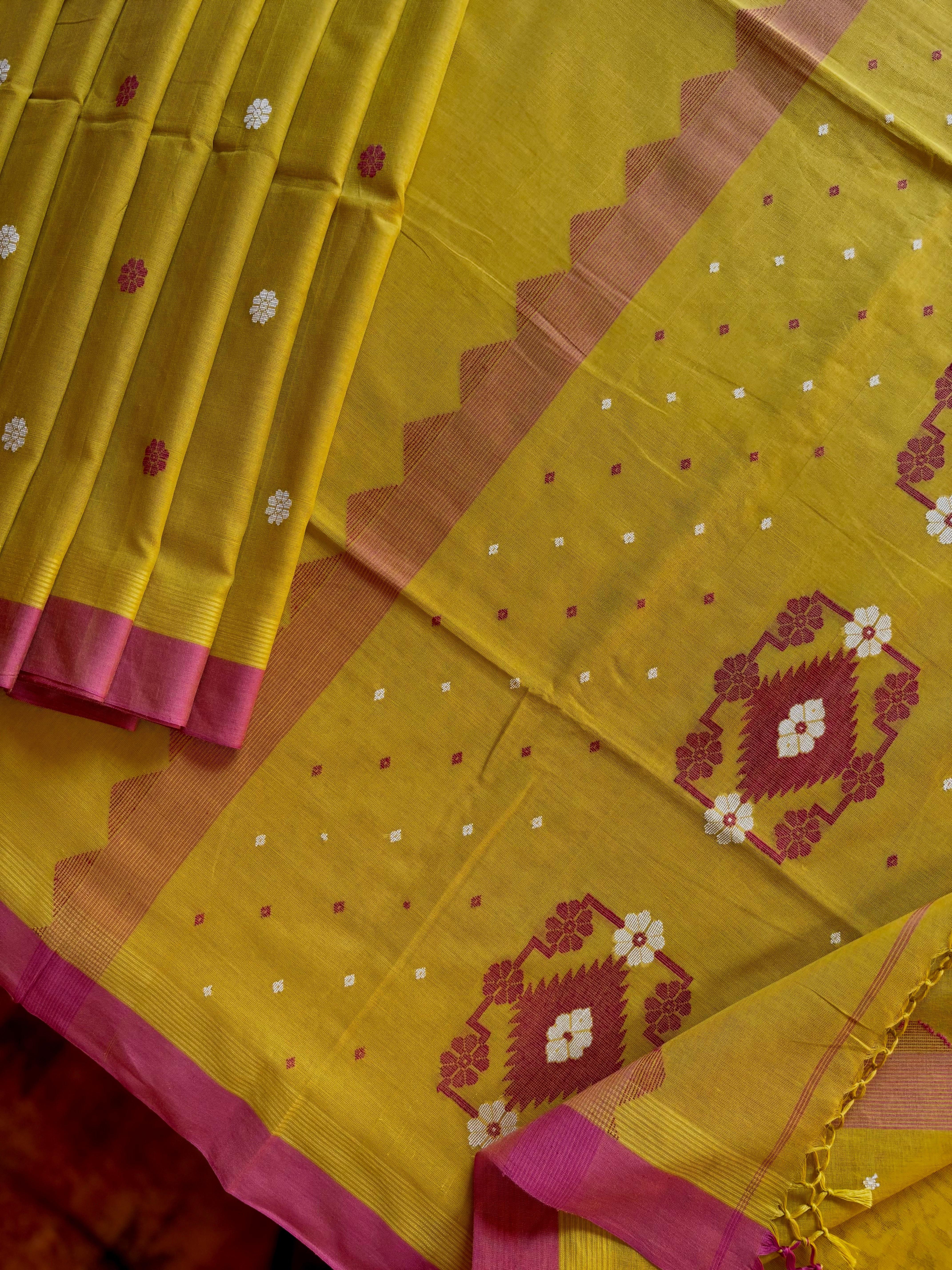 Handwoven Greenish Yellow Cotton Jamdani Saree