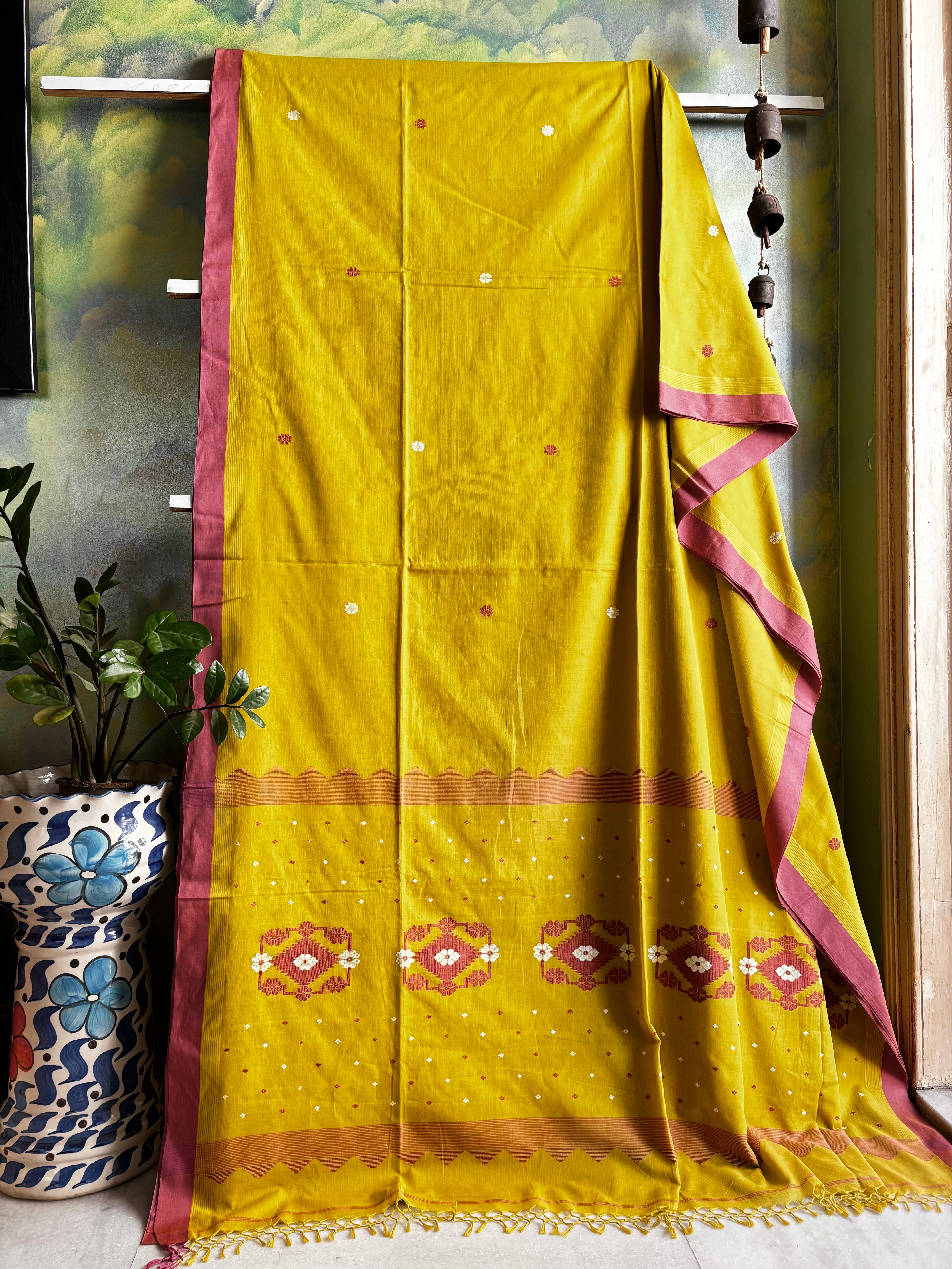 Handwoven Greenish Yellow Cotton Jamdani Saree