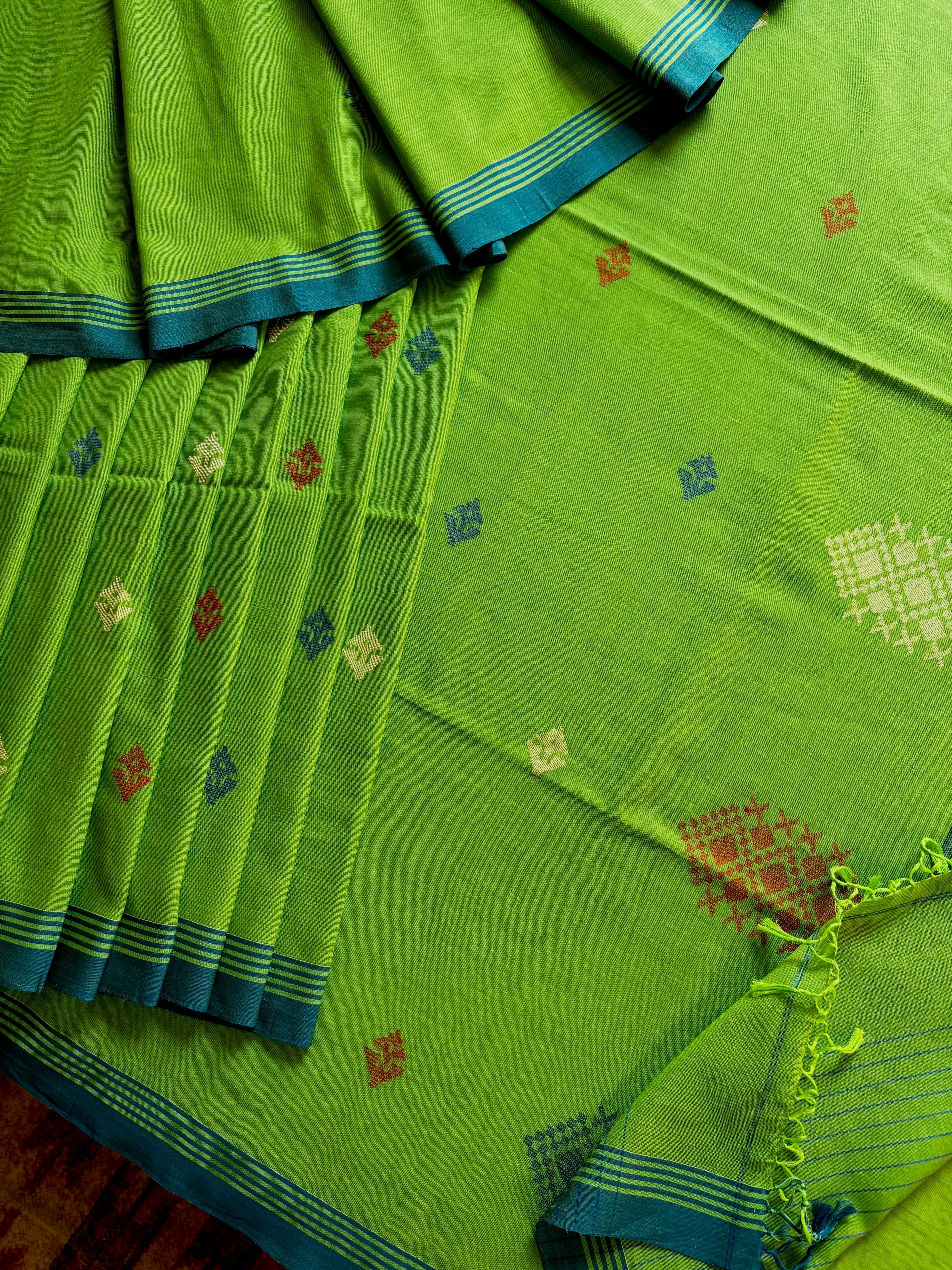 Handwoven Green Cotton Jamdani Saree