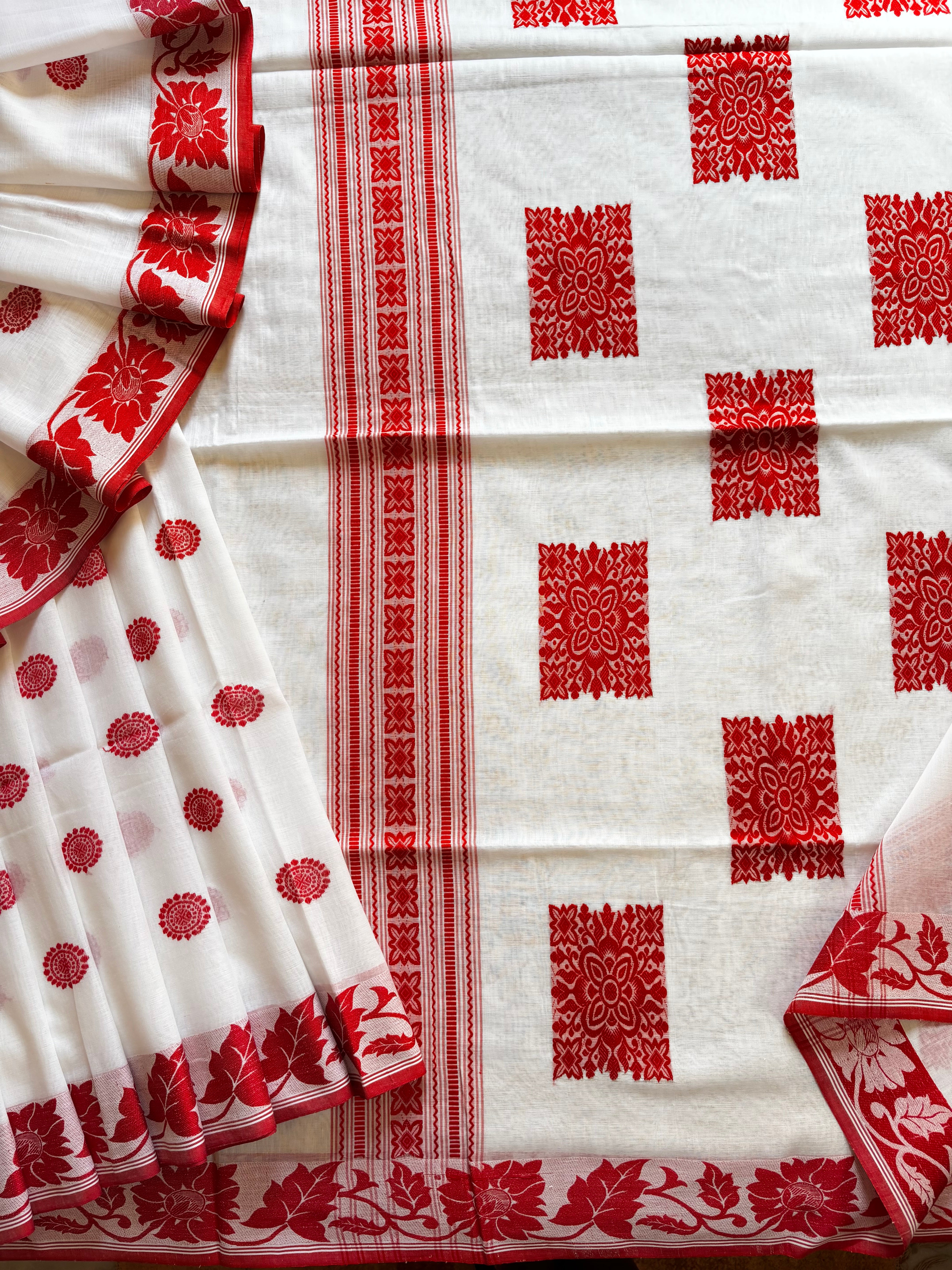 Handwoven White Red Phulia Cotton Saree
