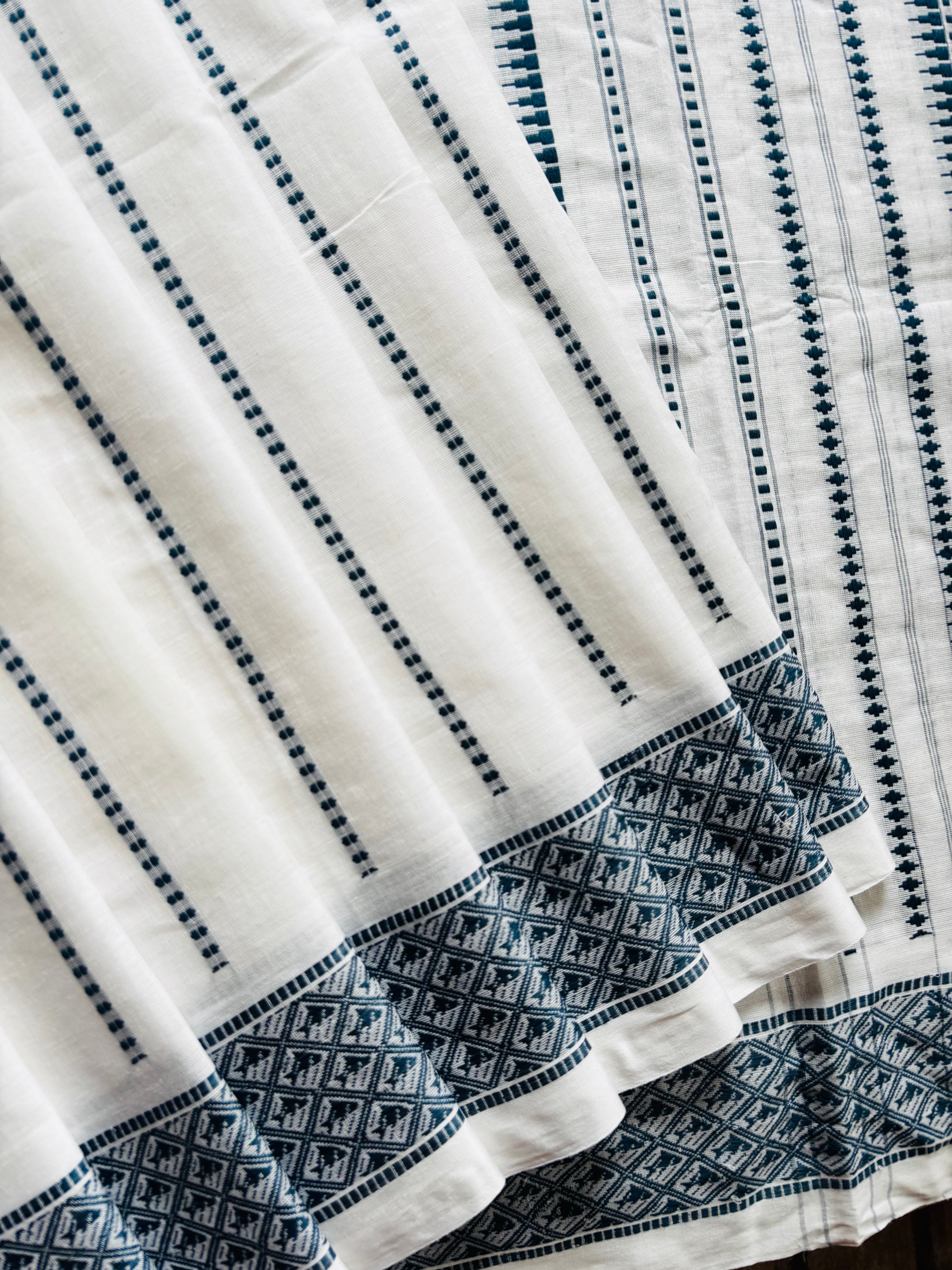 Handwoven White Colour Pure Cotton Begampuri Saree