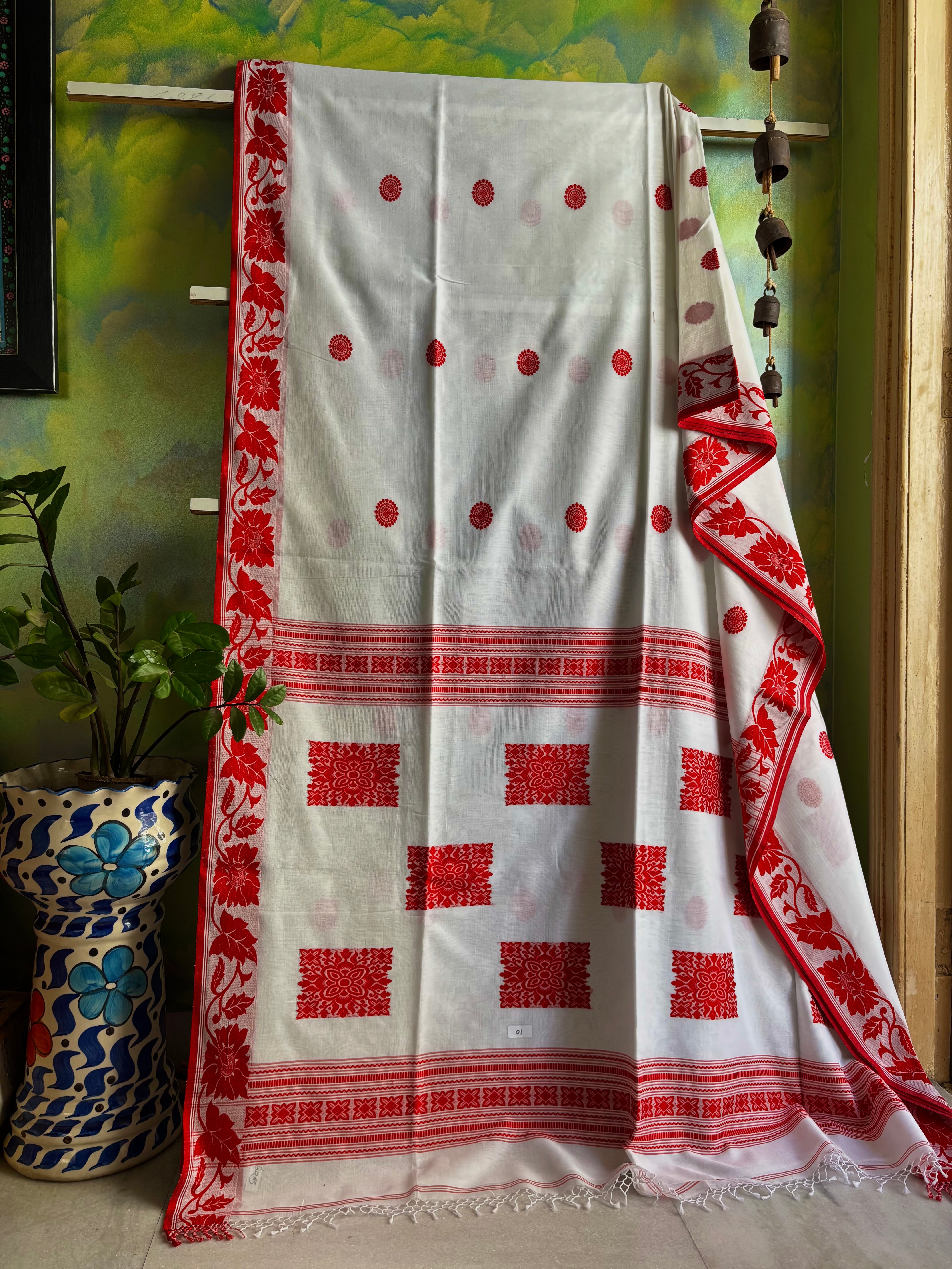 Handwoven White Red Phulia Cotton Saree