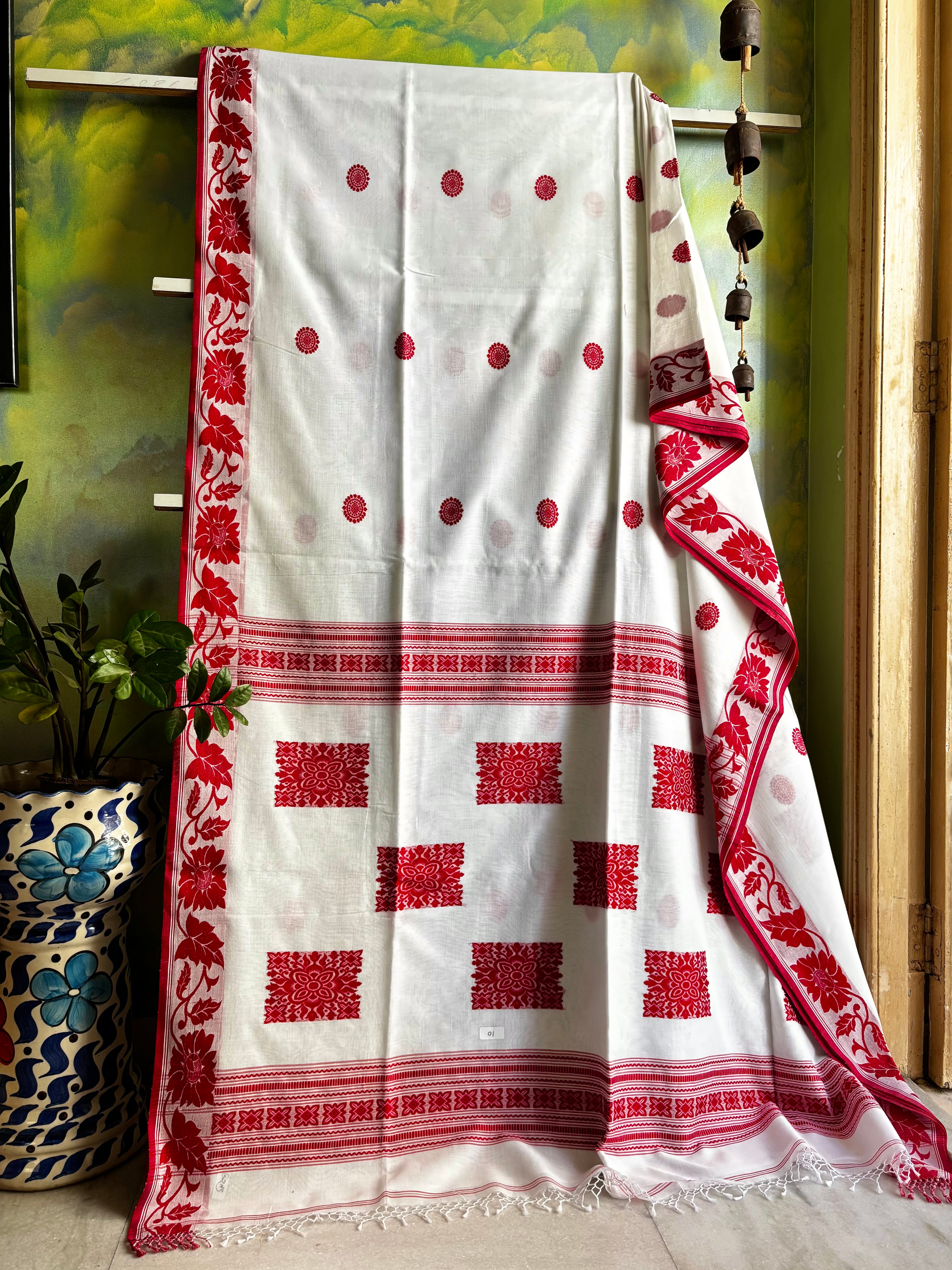 Handwoven White Red Phulia Cotton Saree