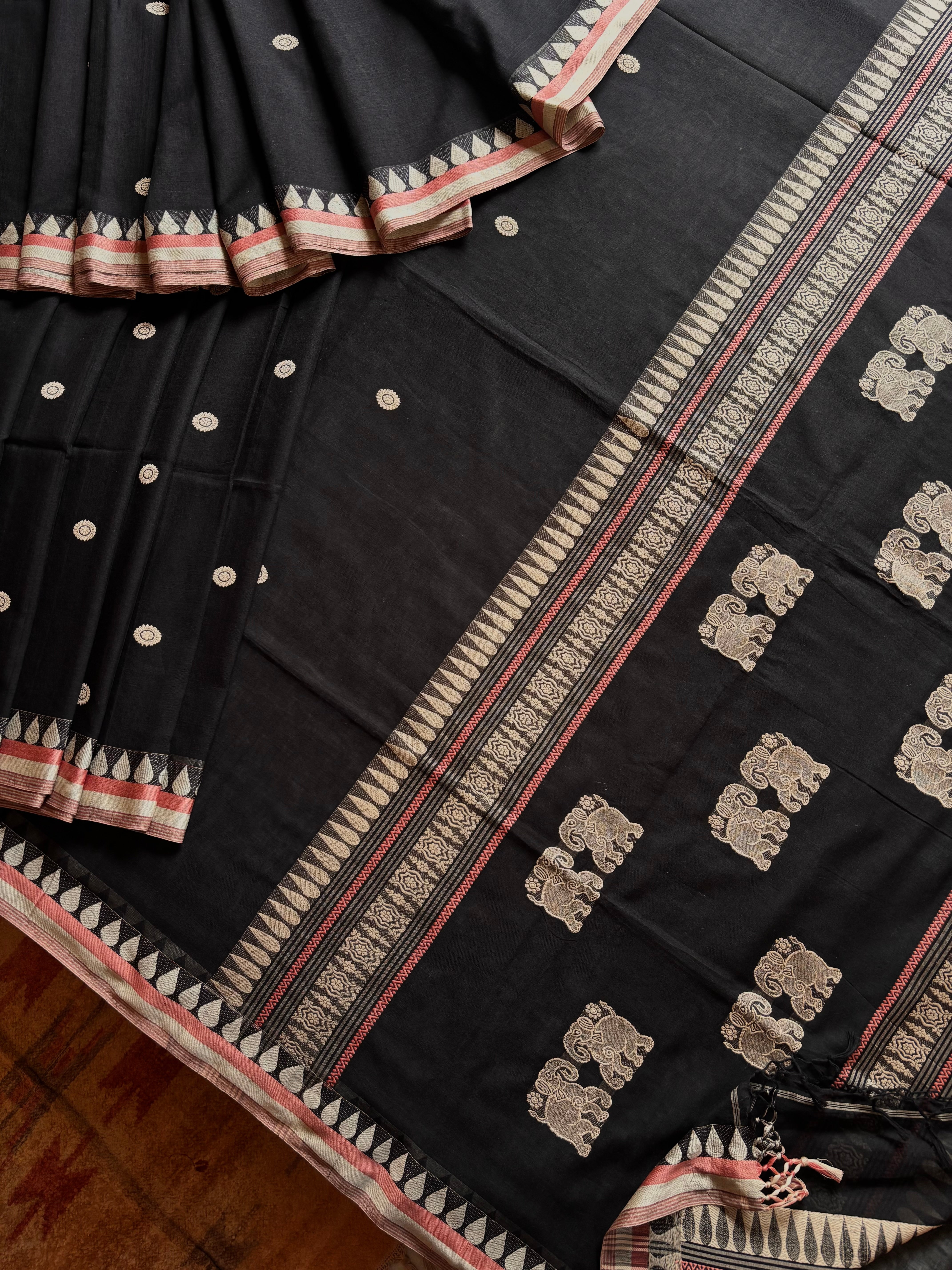 Handwoven Black Colour Phulia Cotton Saree