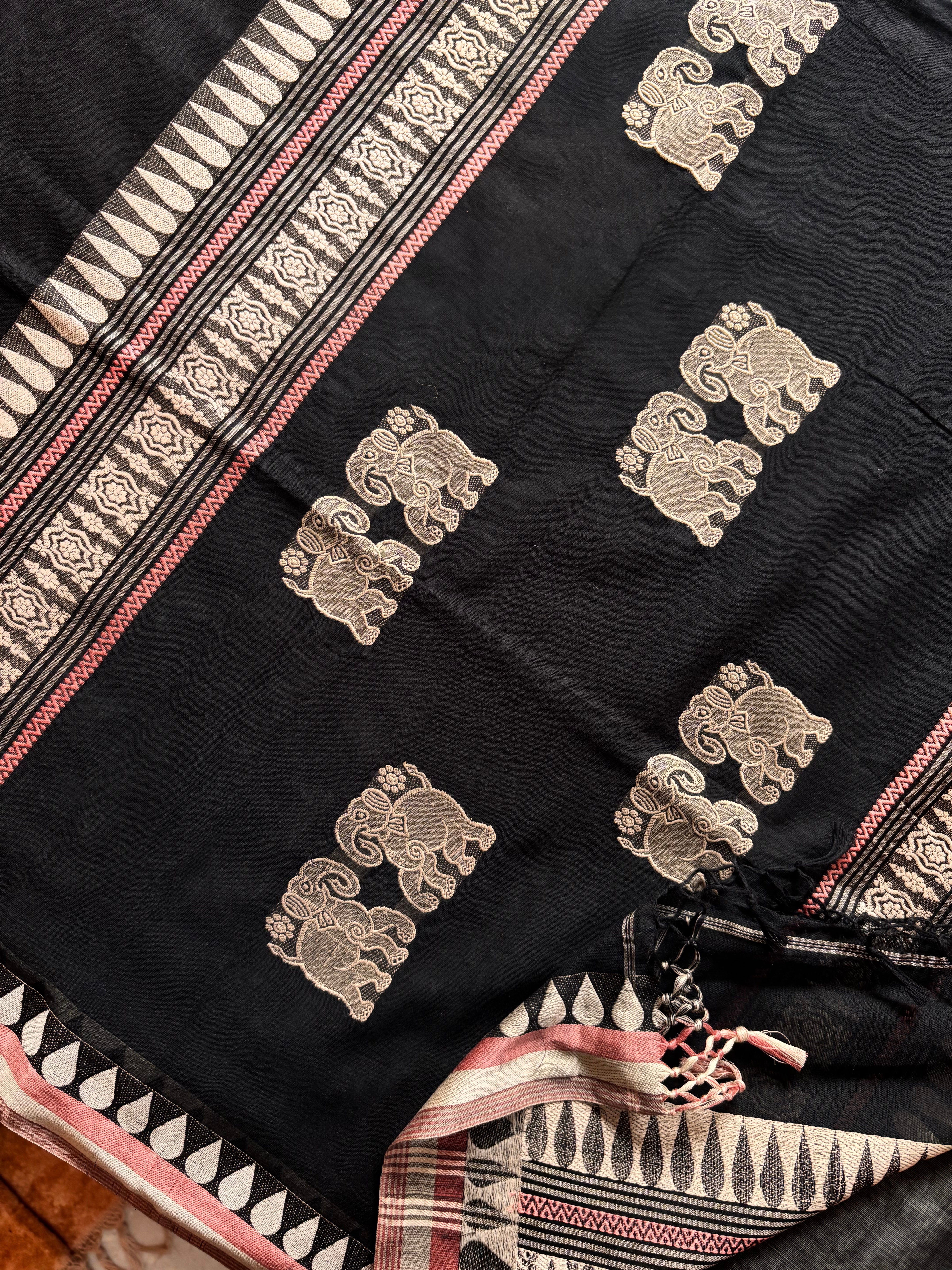 Handwoven Black Colour Phulia Cotton Saree