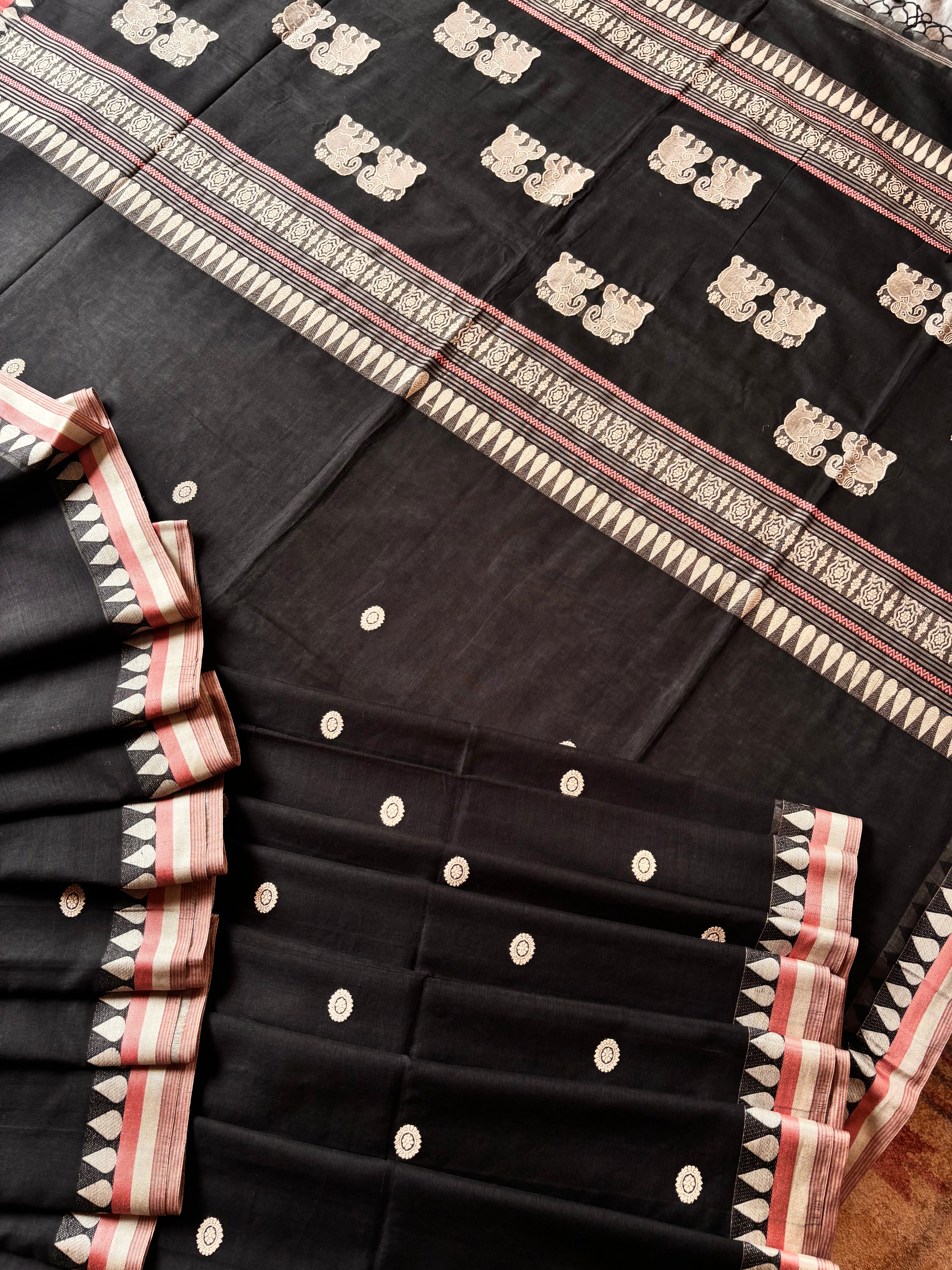 Handwoven Black Colour Phulia Cotton Saree