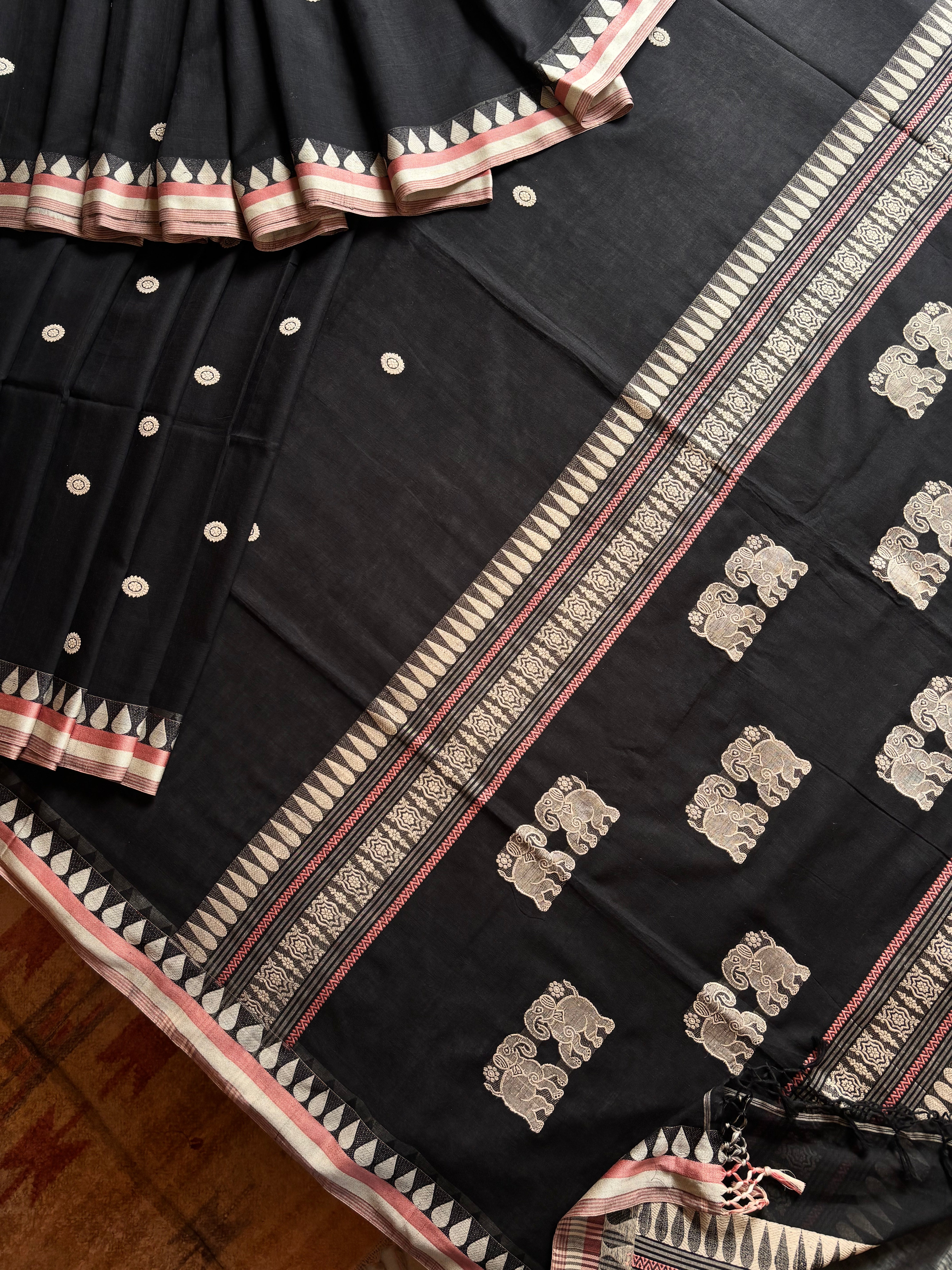Handwoven Black Colour Phulia Cotton Saree