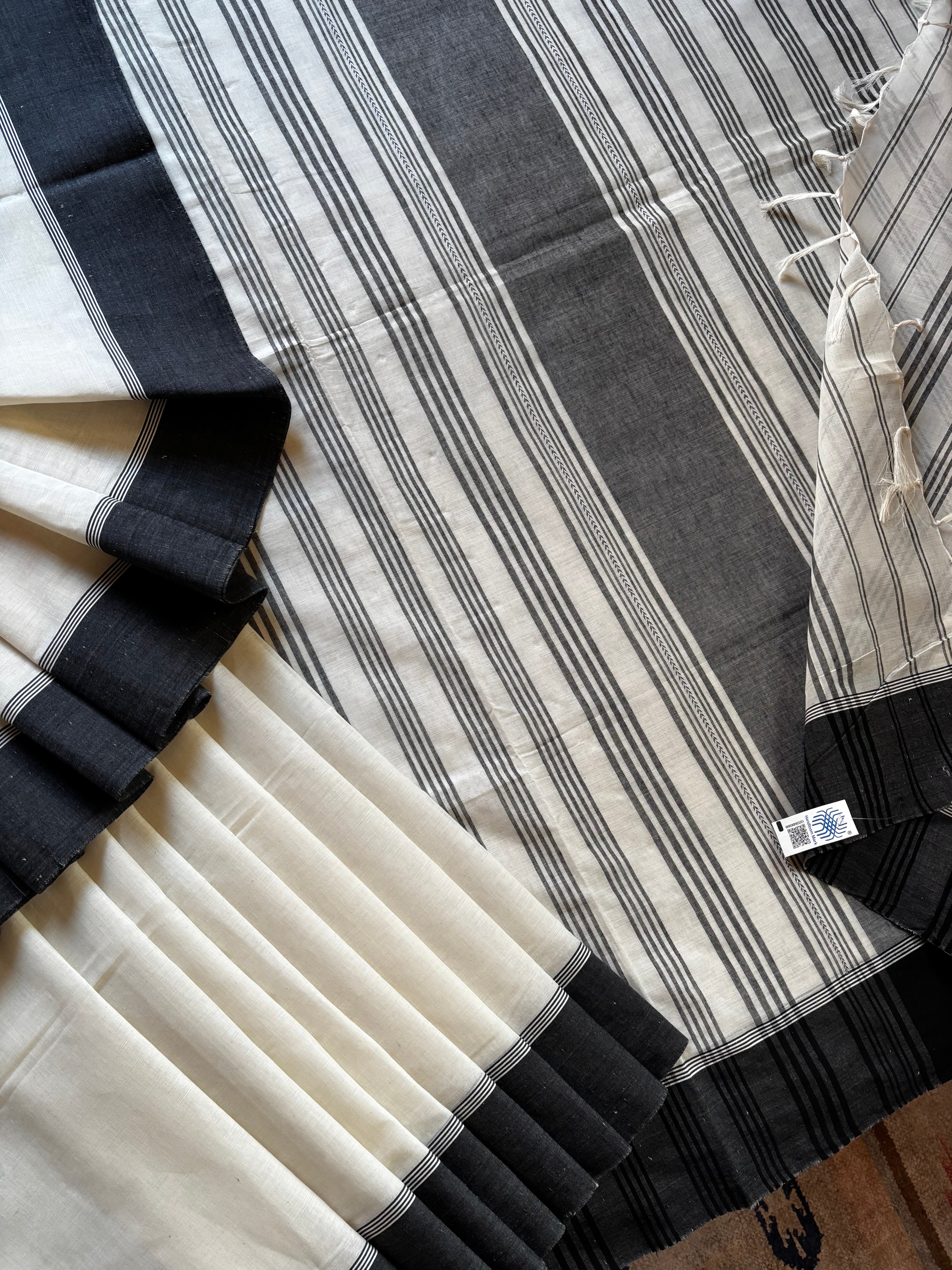 Handwoven Offwhite Black Pure Cotton Begampuri Saree
