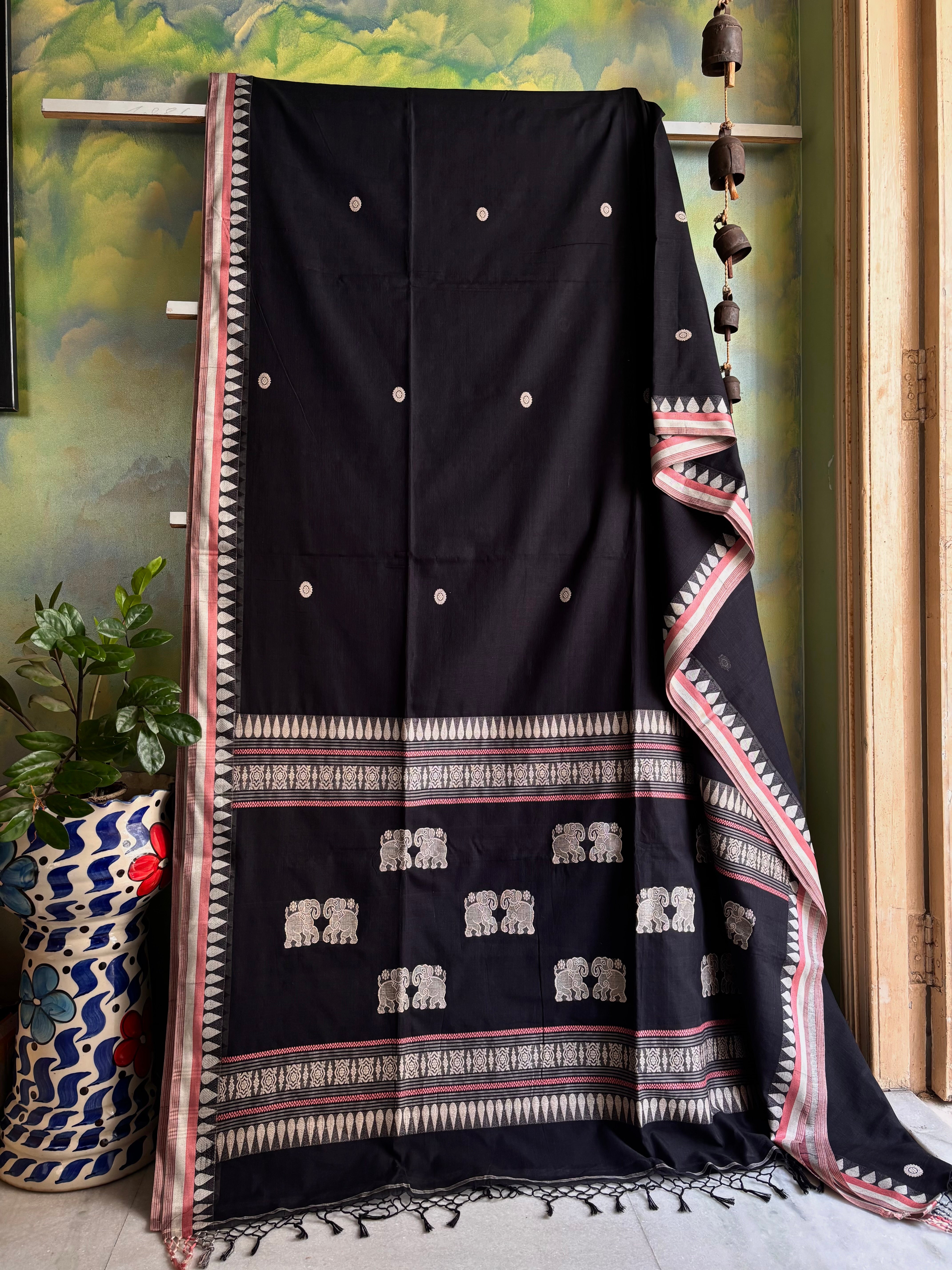 Handwoven Black Colour Phulia Cotton Saree