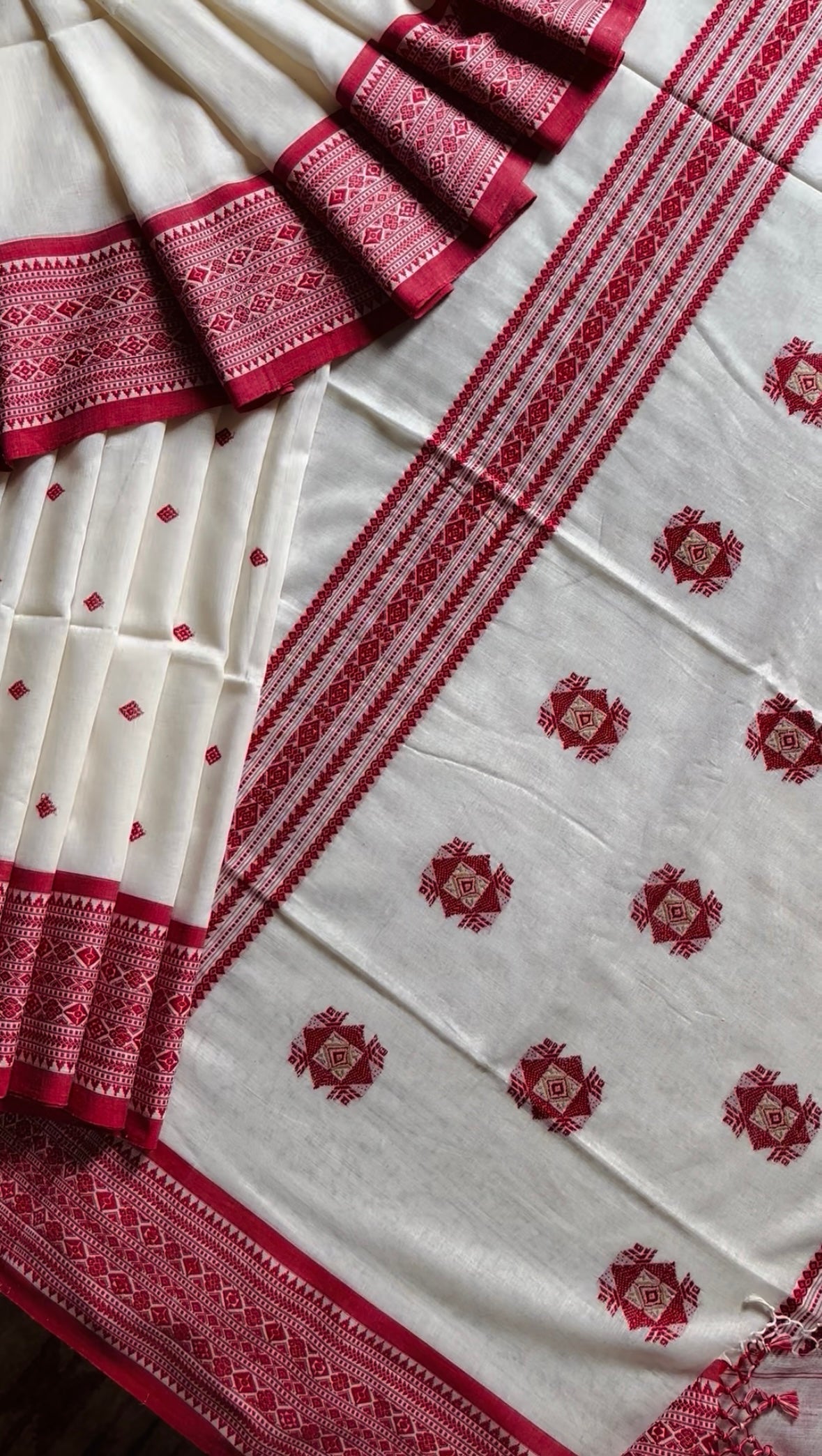 Handwoven Offwhite Red Phulia Cotton Saree