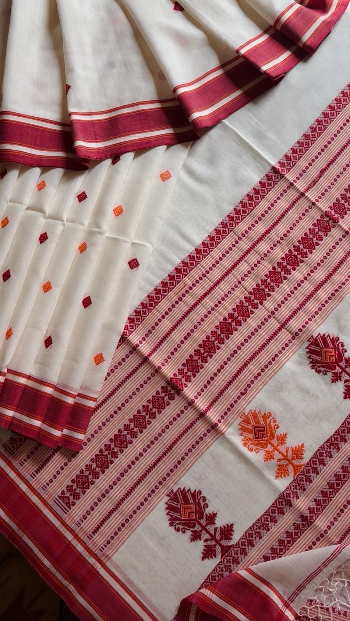 Handwoven Offwhite Red Phulia Cotton Saree