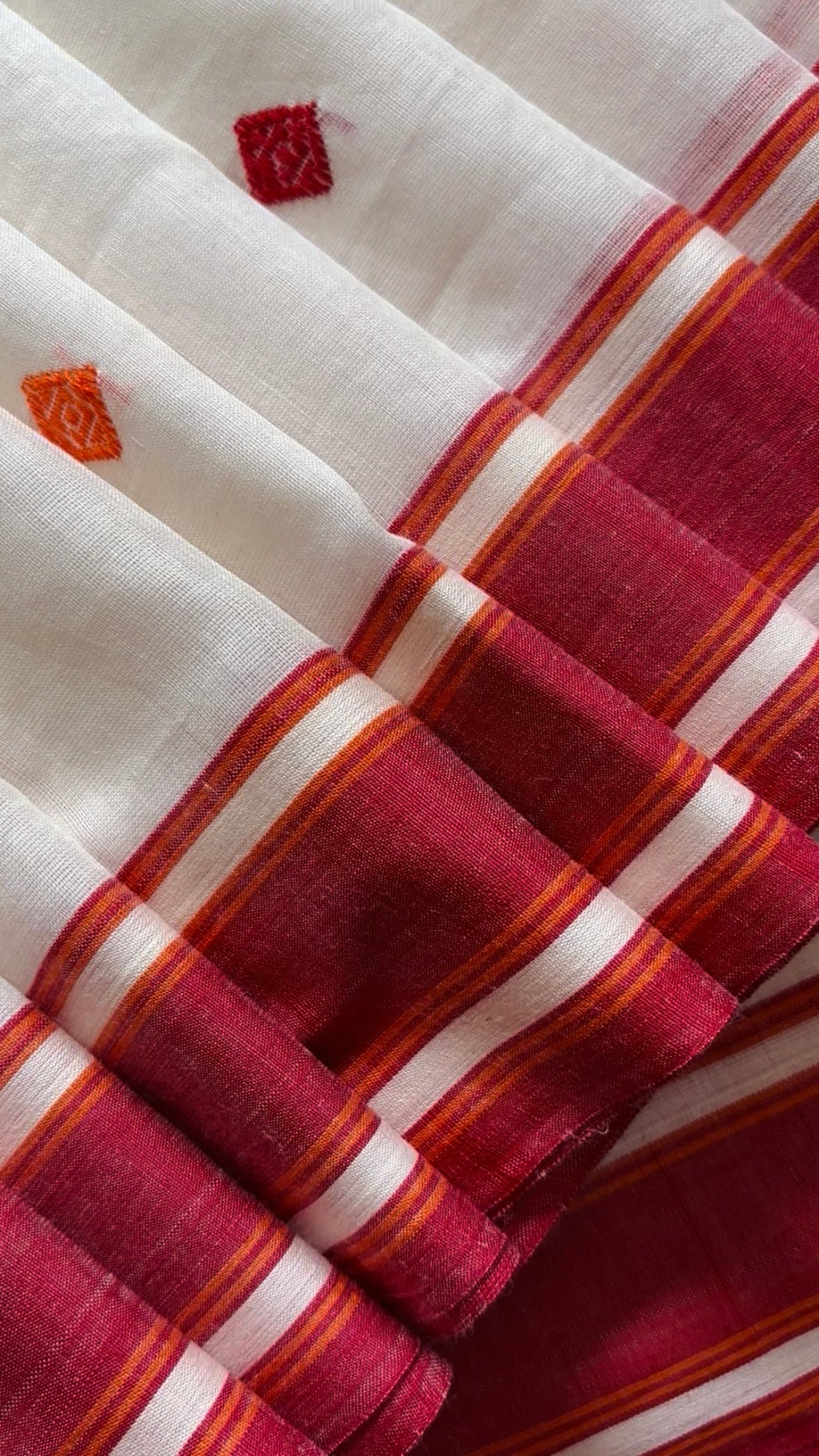 Handwoven Offwhite Red Phulia Cotton Saree
