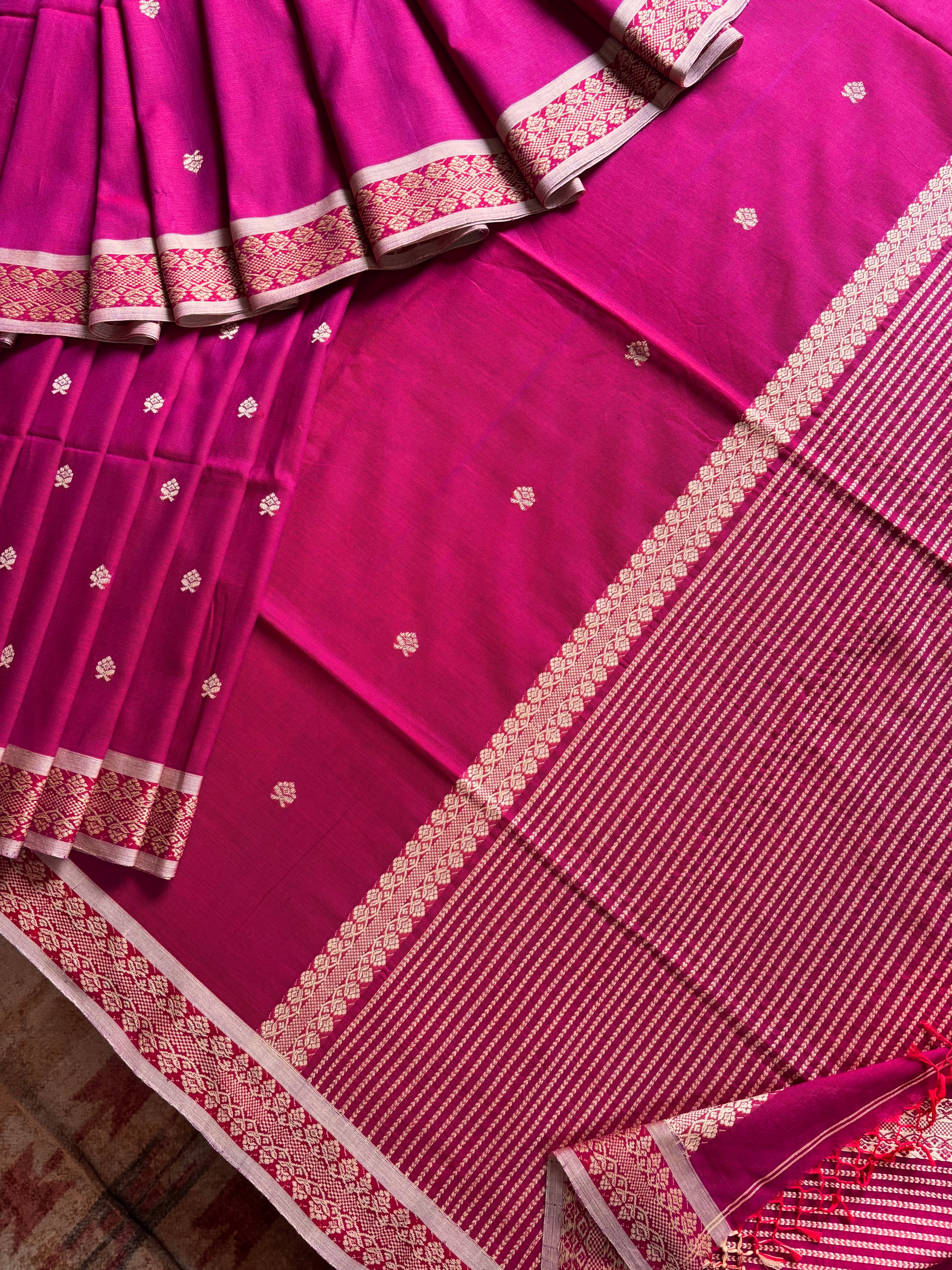 Handwoven Pink Red Dual Toned Phulia Cotton Saree