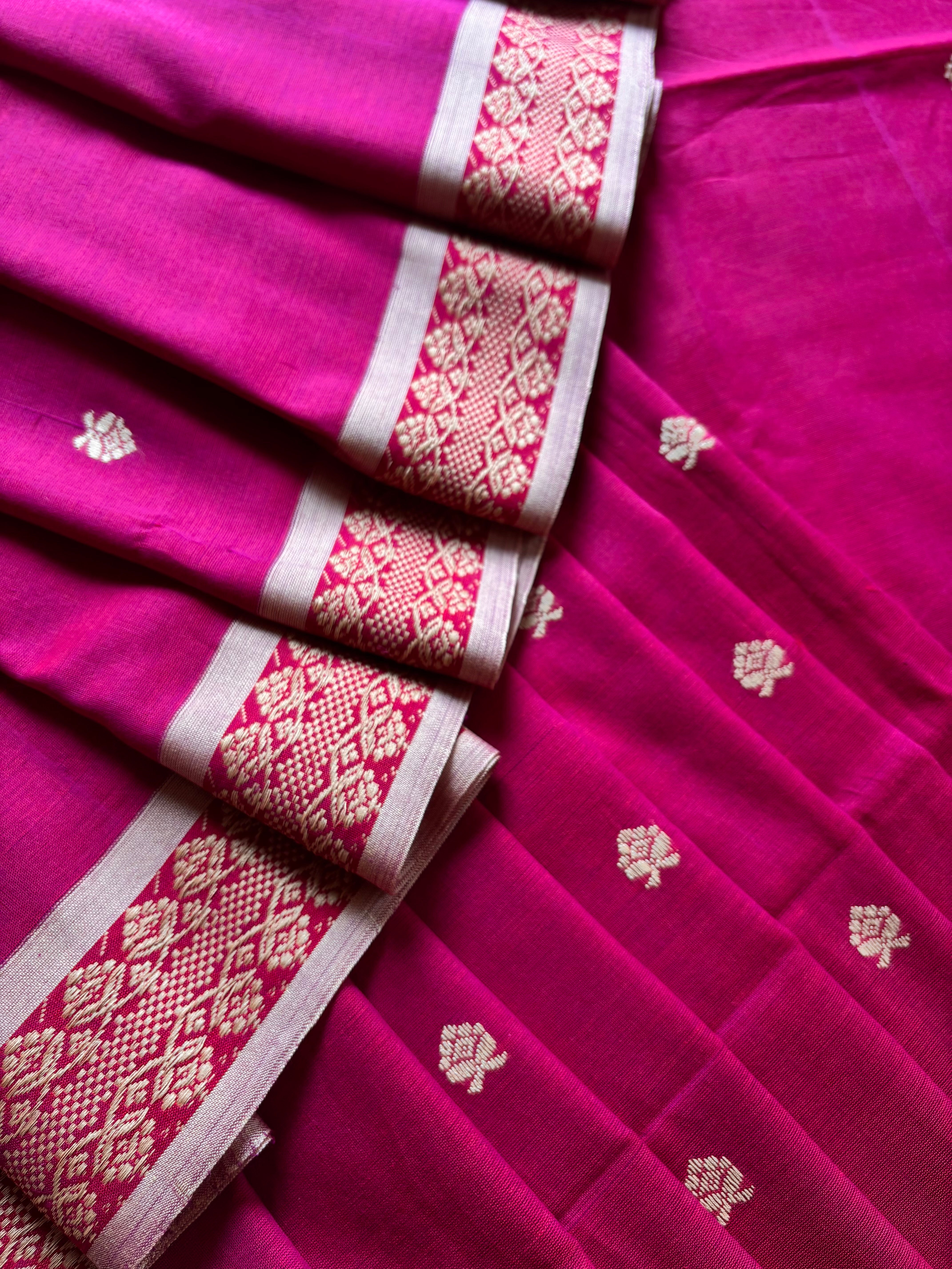 Handwoven Pink Red Dual Toned Phulia Cotton Saree