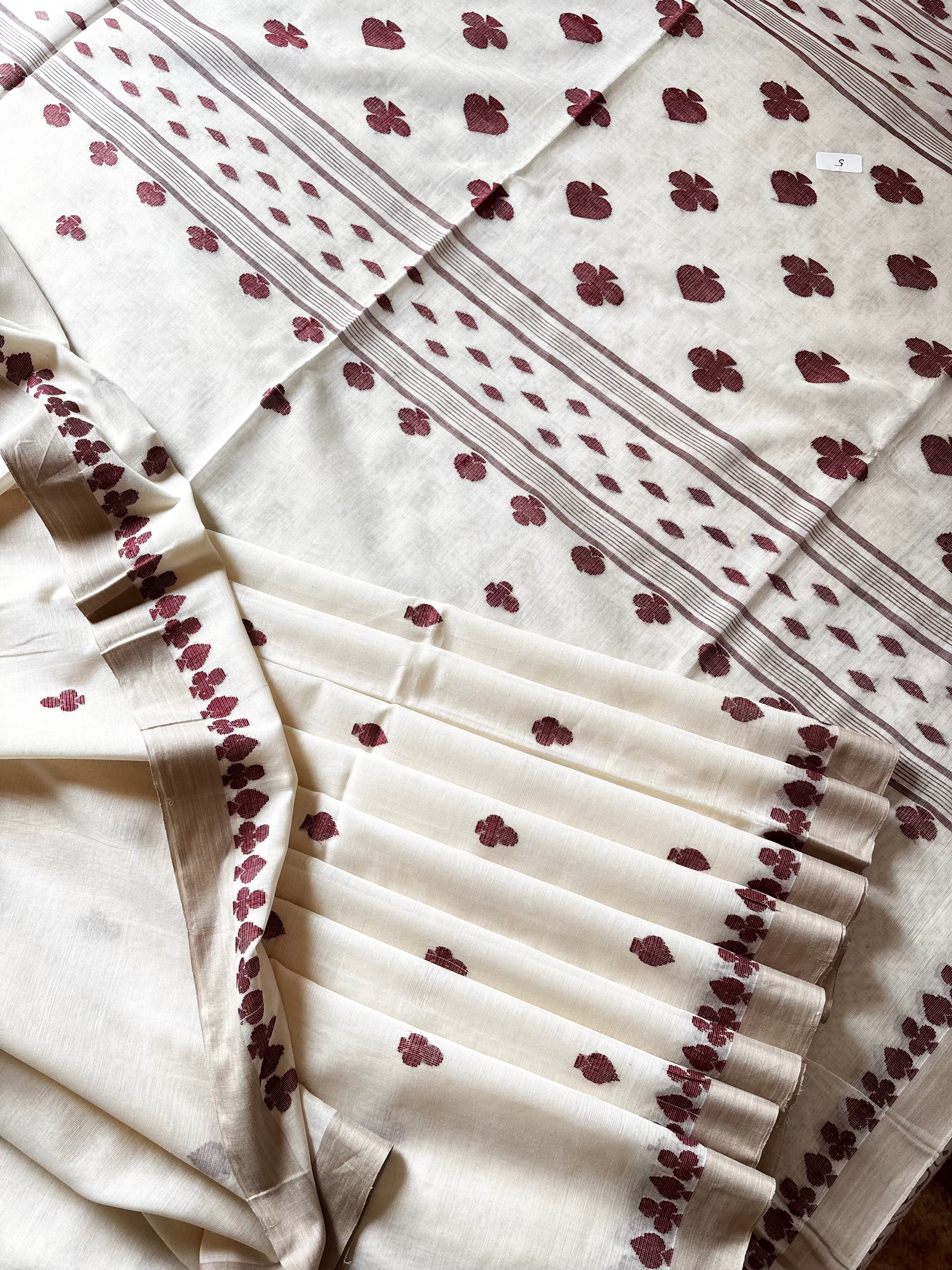 Handwoven Offwhite Maroon Cotton Jamdani Saree