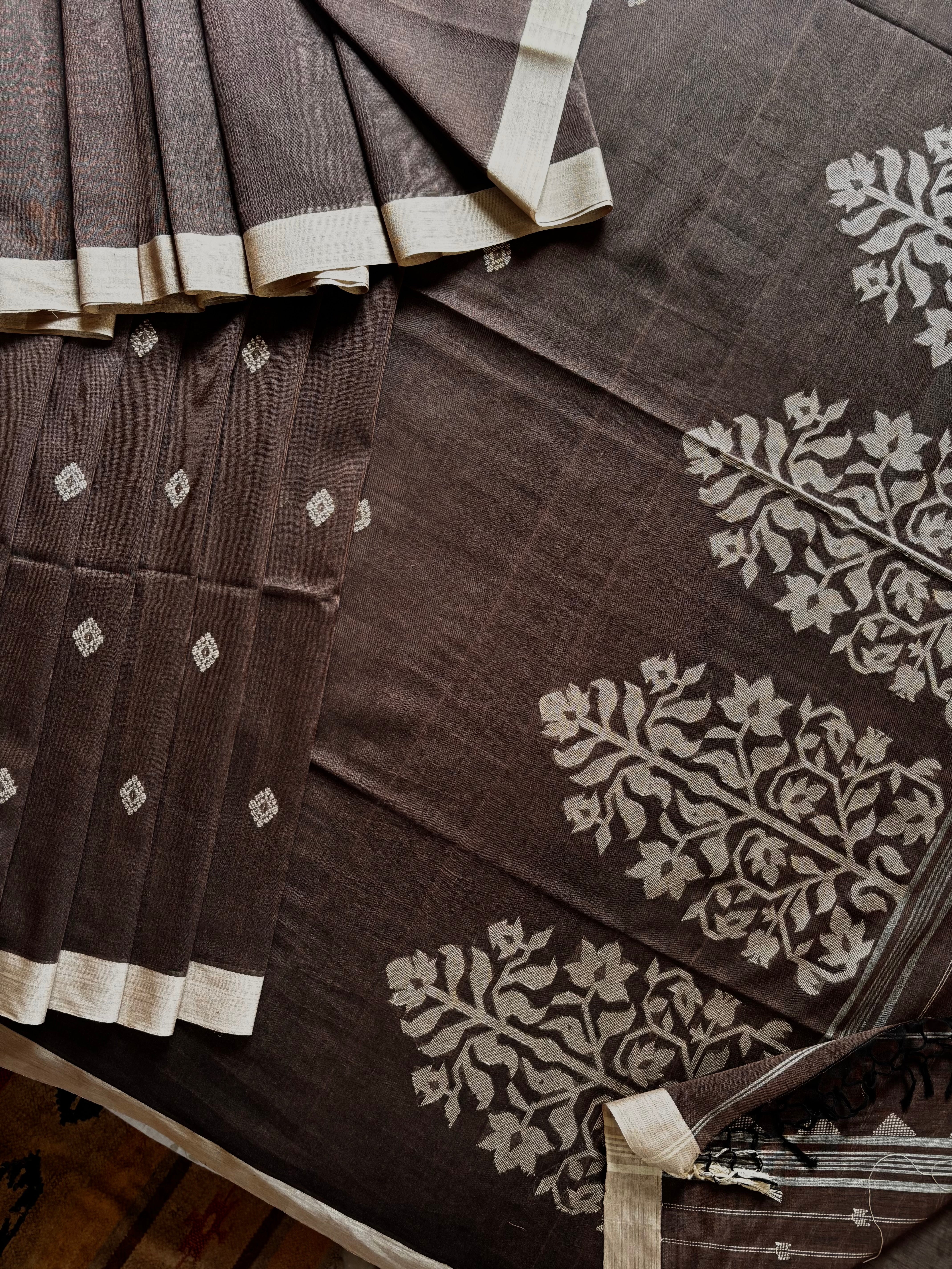 Handwoven Light Dusty Brown Colour Cotton Jamdani Saree