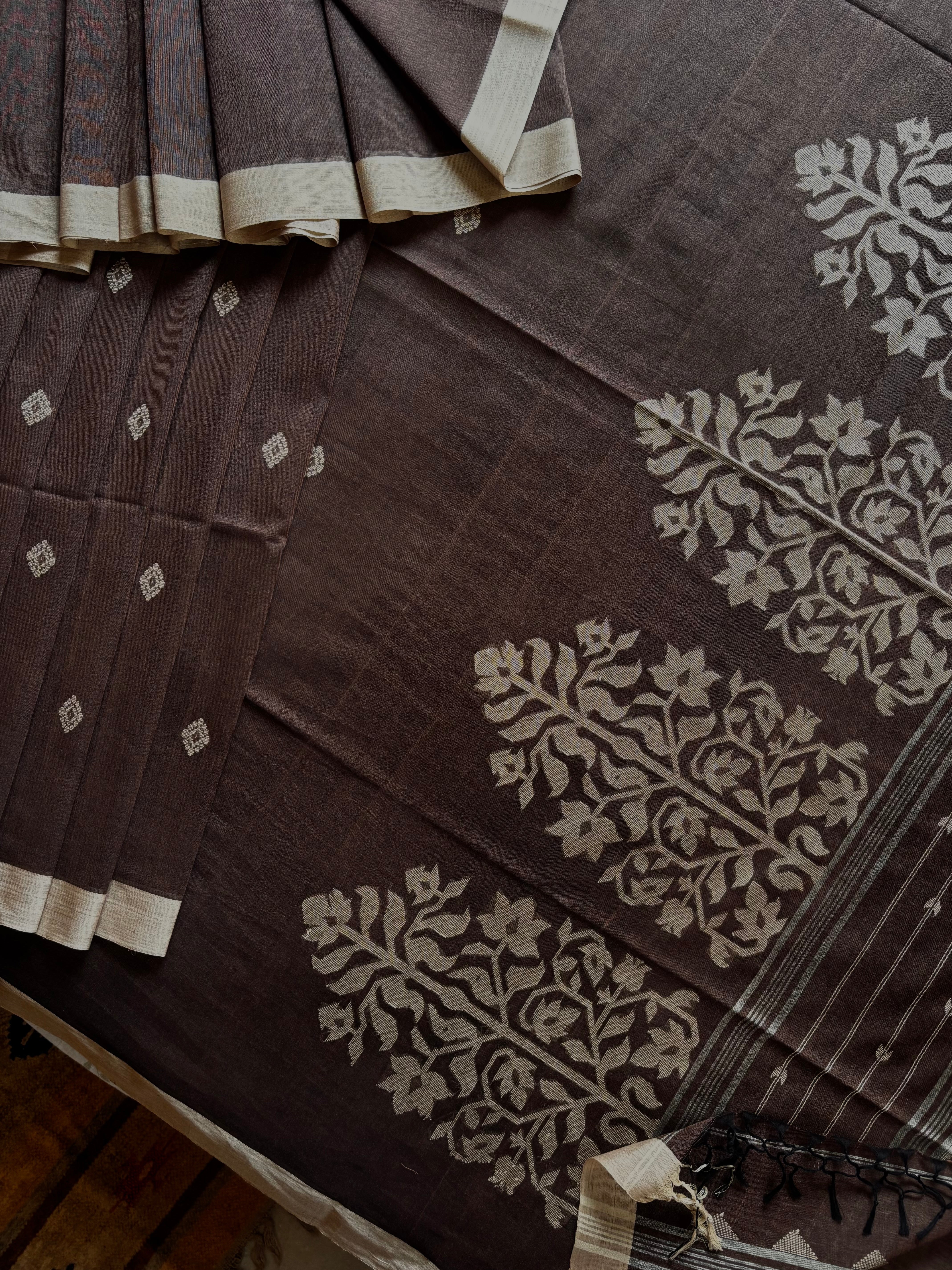 Handwoven Light Dusty Brown Colour Cotton Jamdani Saree