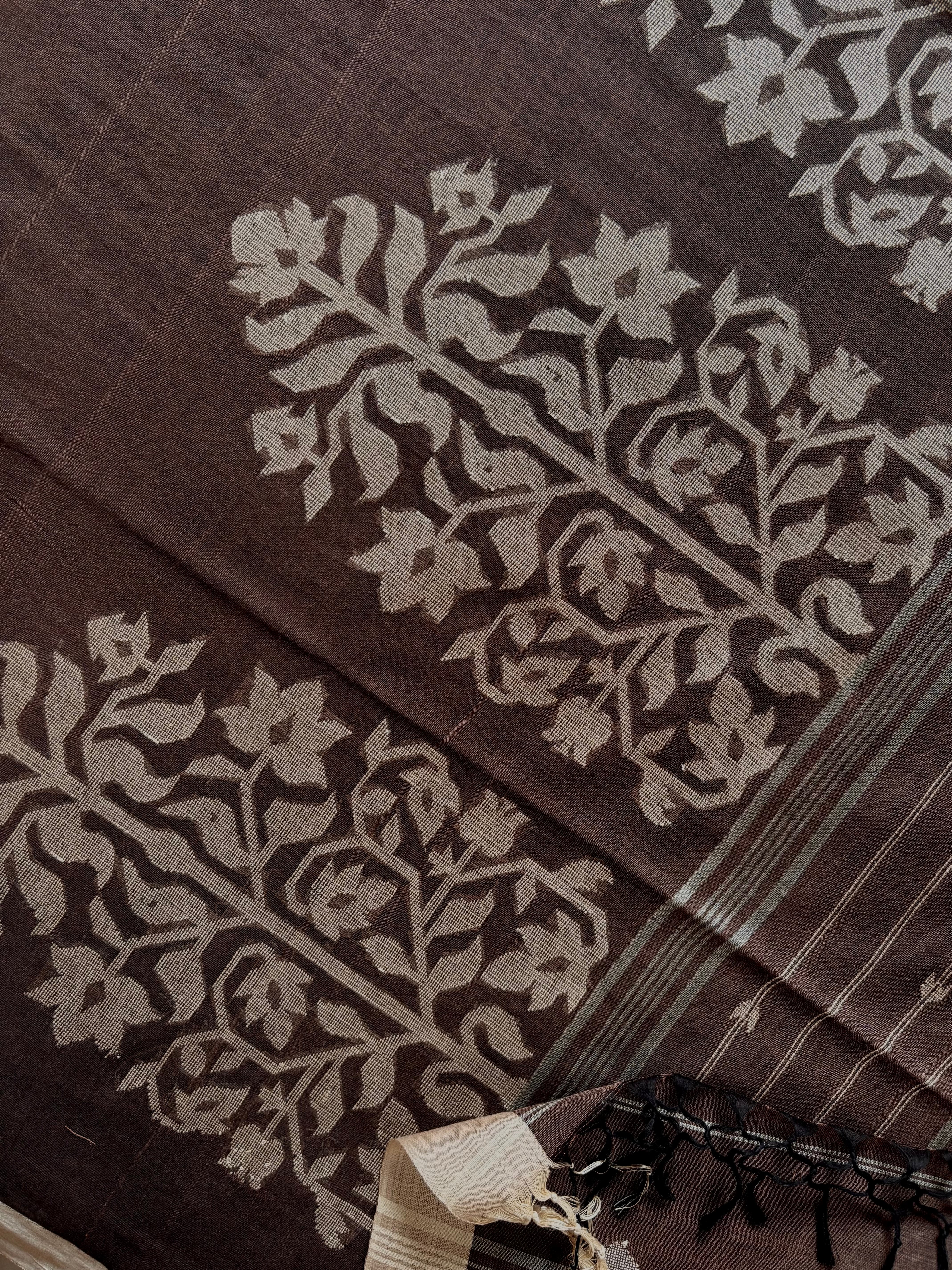 Handwoven Light Dusty Brown Colour Cotton Jamdani Saree