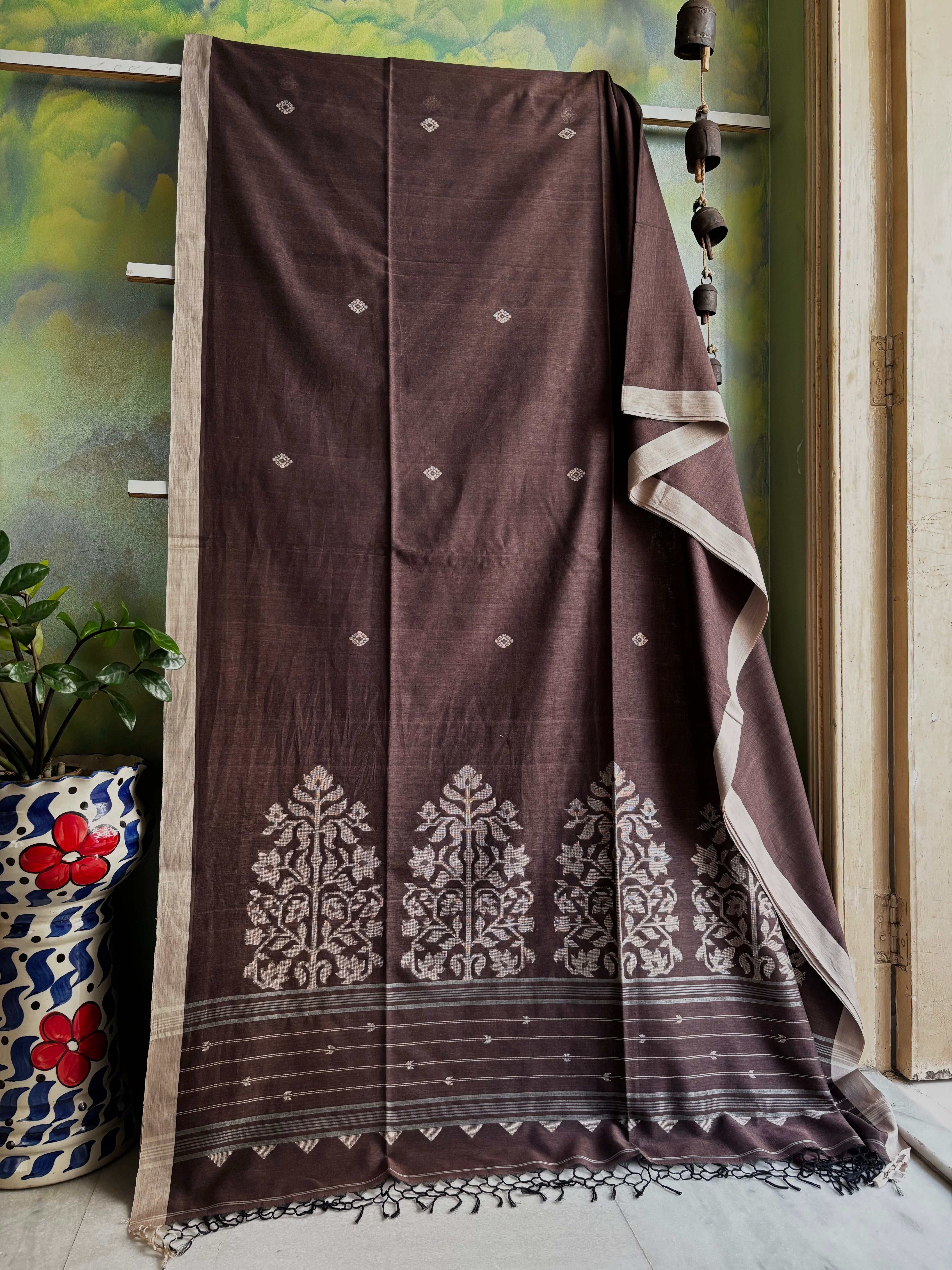 Handwoven Light Dusty Brown Colour Cotton Jamdani Saree