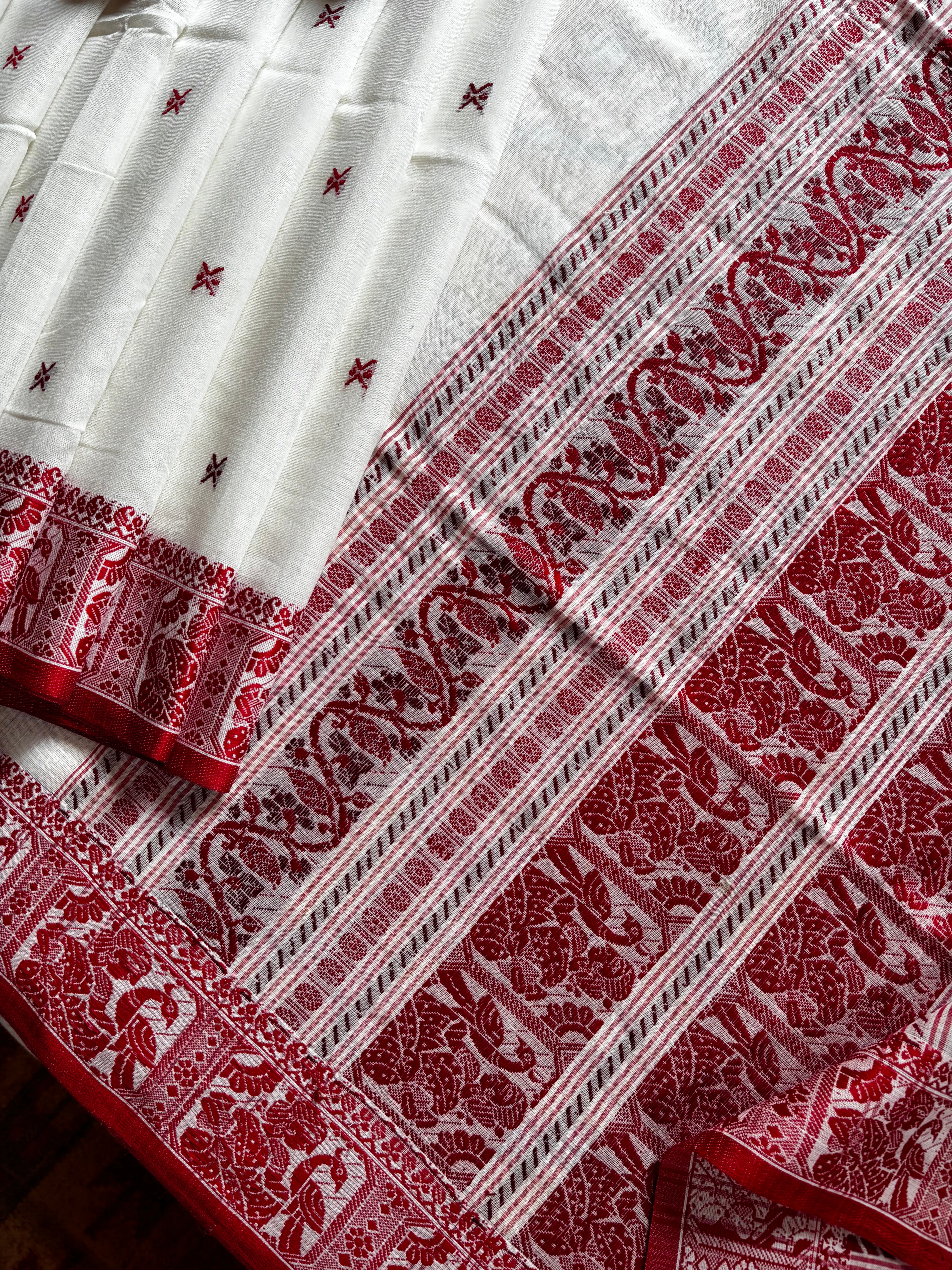 Handwoven White Red Cotton Baluchari Saree