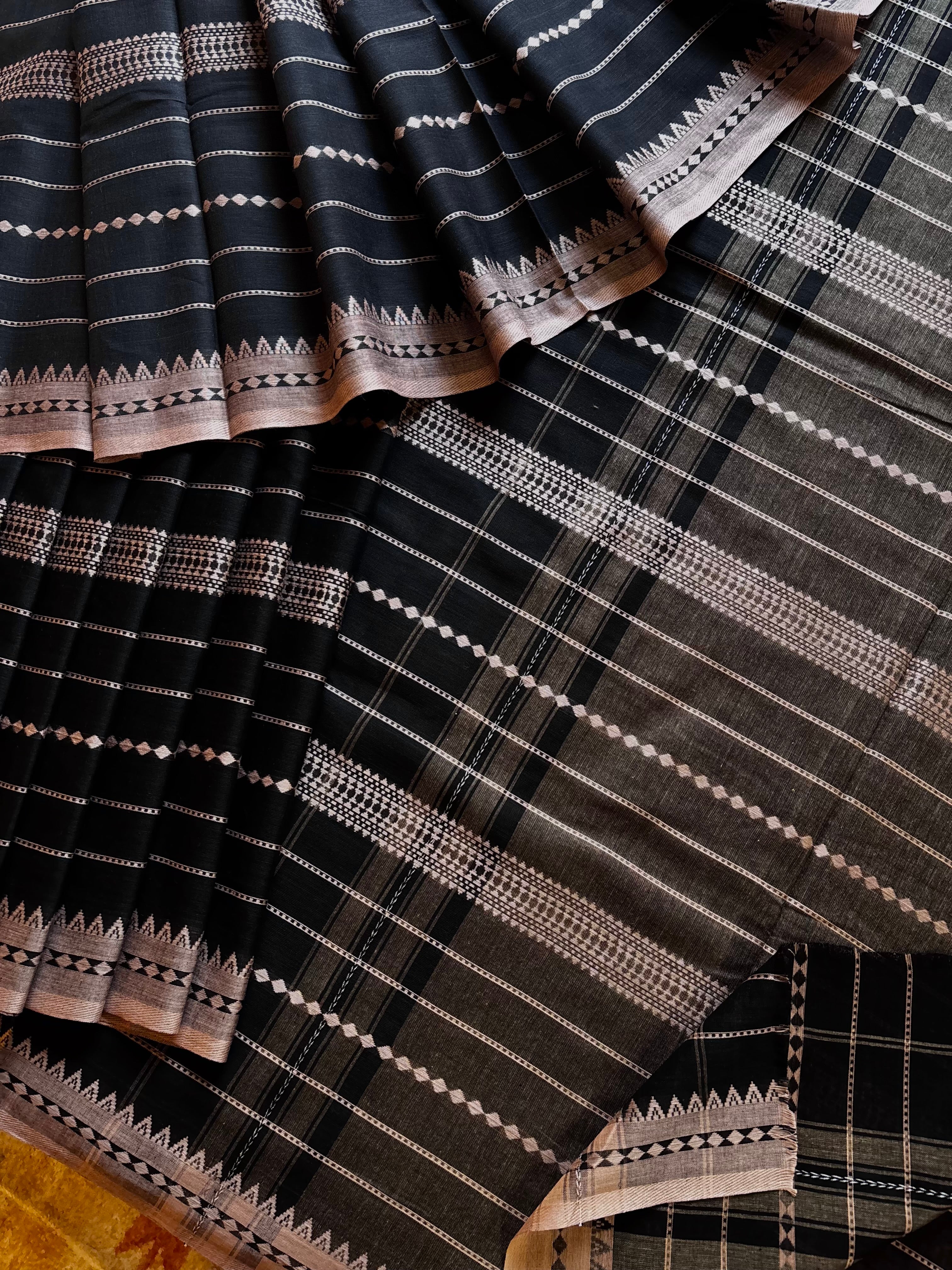 Handwoven Black Colour Pure Cotton Dhonekhali Saree