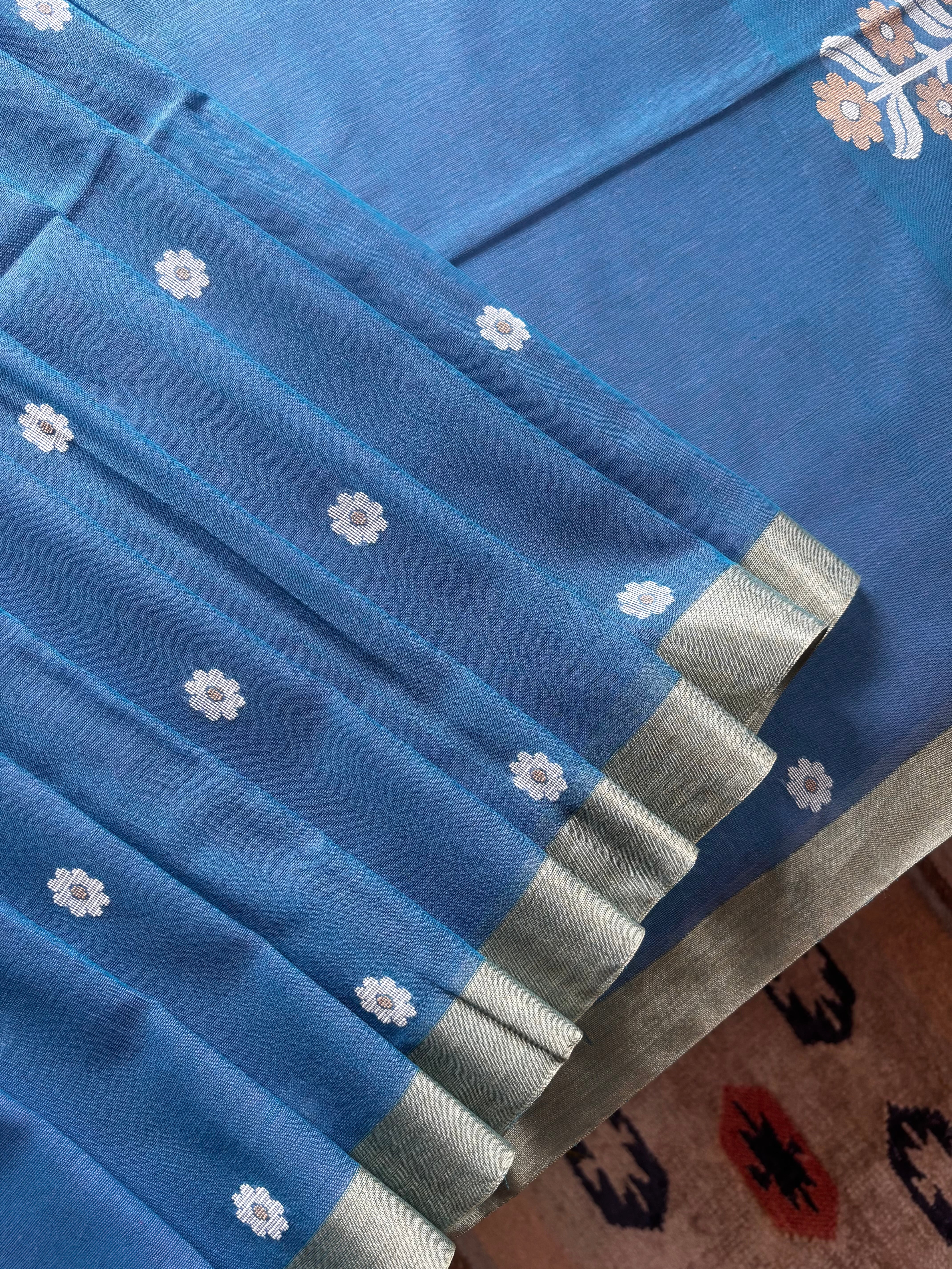 Handwoven Blue Lavender Dual Toned Cotton Jamdani Saree